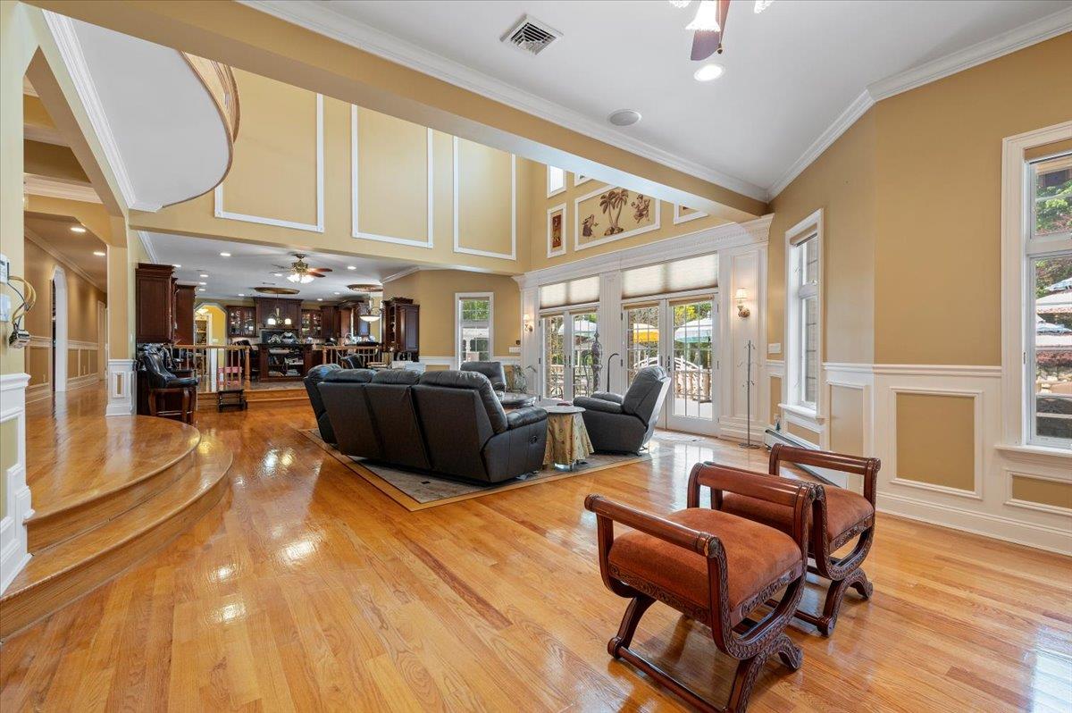 135 Millet Street N, Dix Hills, NY 11746