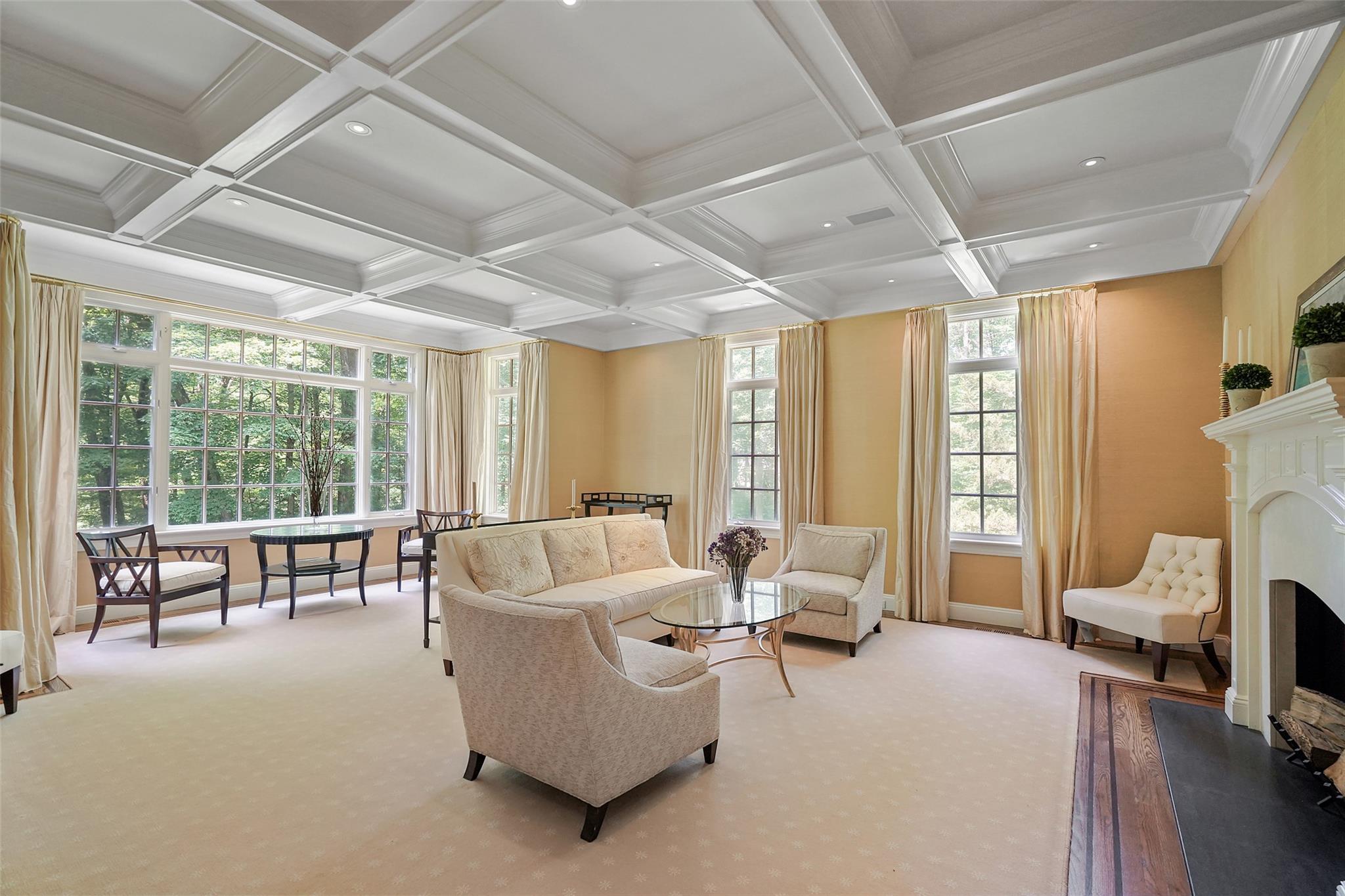 28 Stone Paddock Place, Bedford, NY 10506