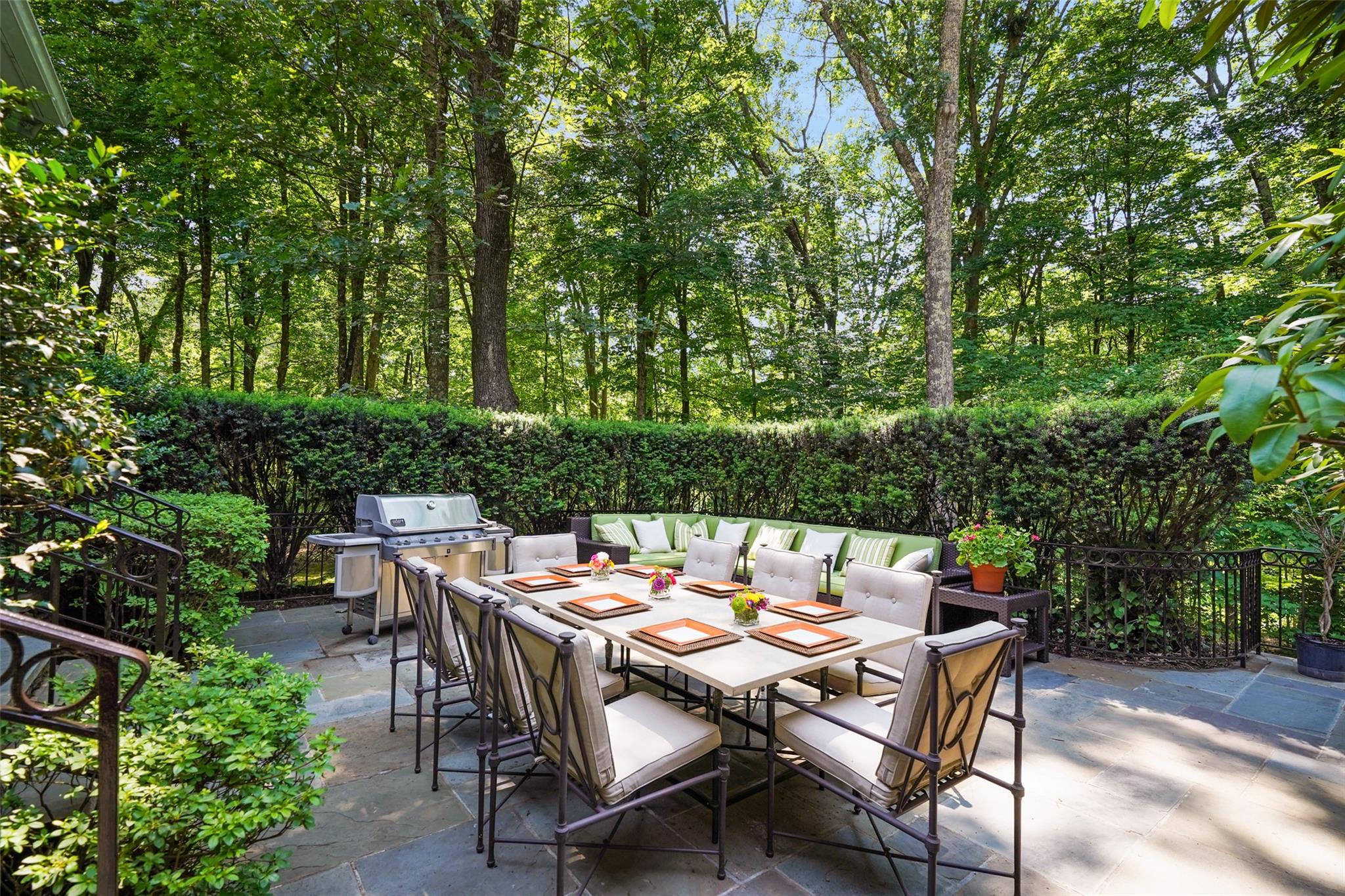 28 Stone Paddock Place, Bedford, NY 10506