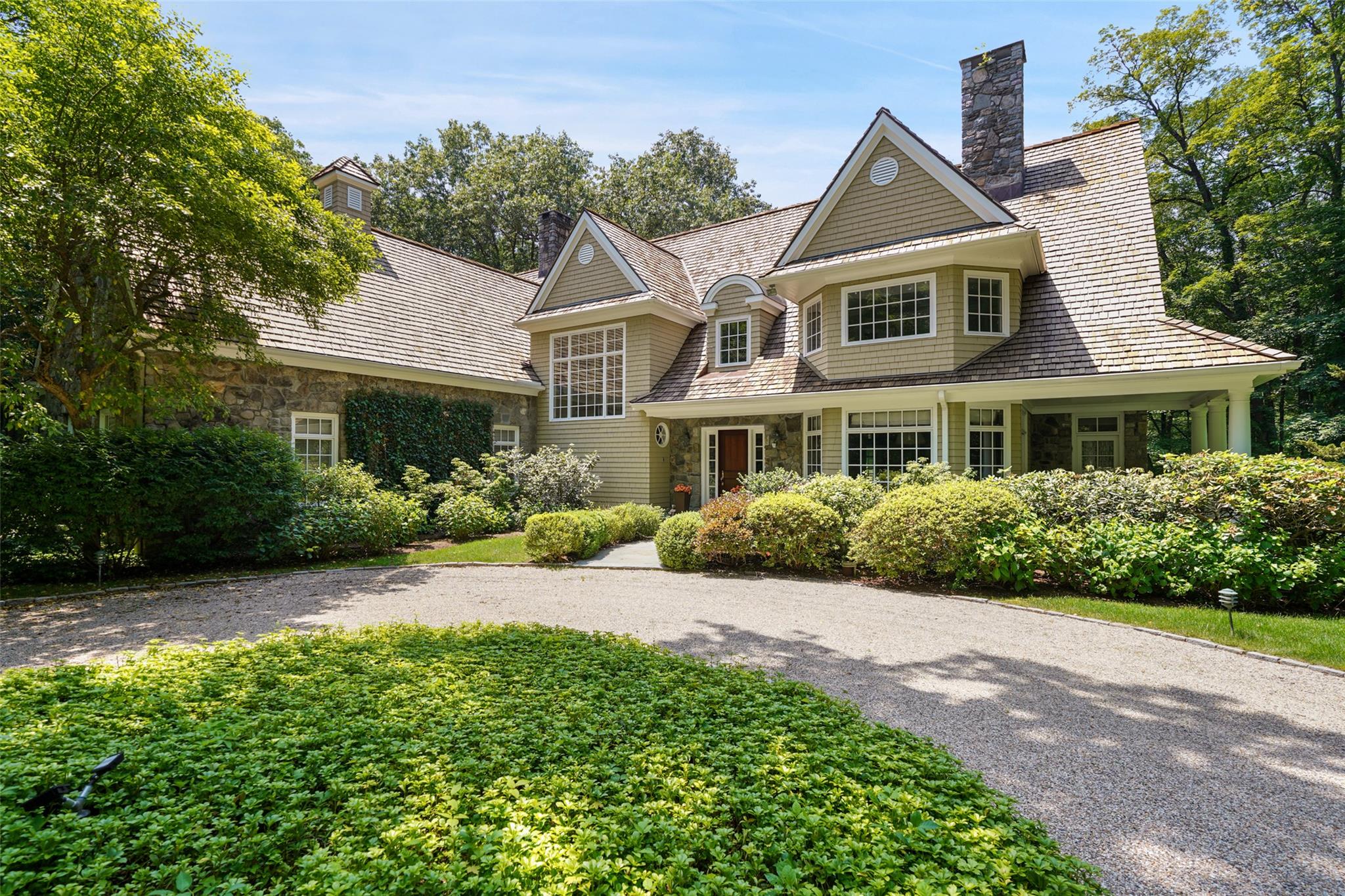 28 Stone Paddock Place, Bedford, NY 10506