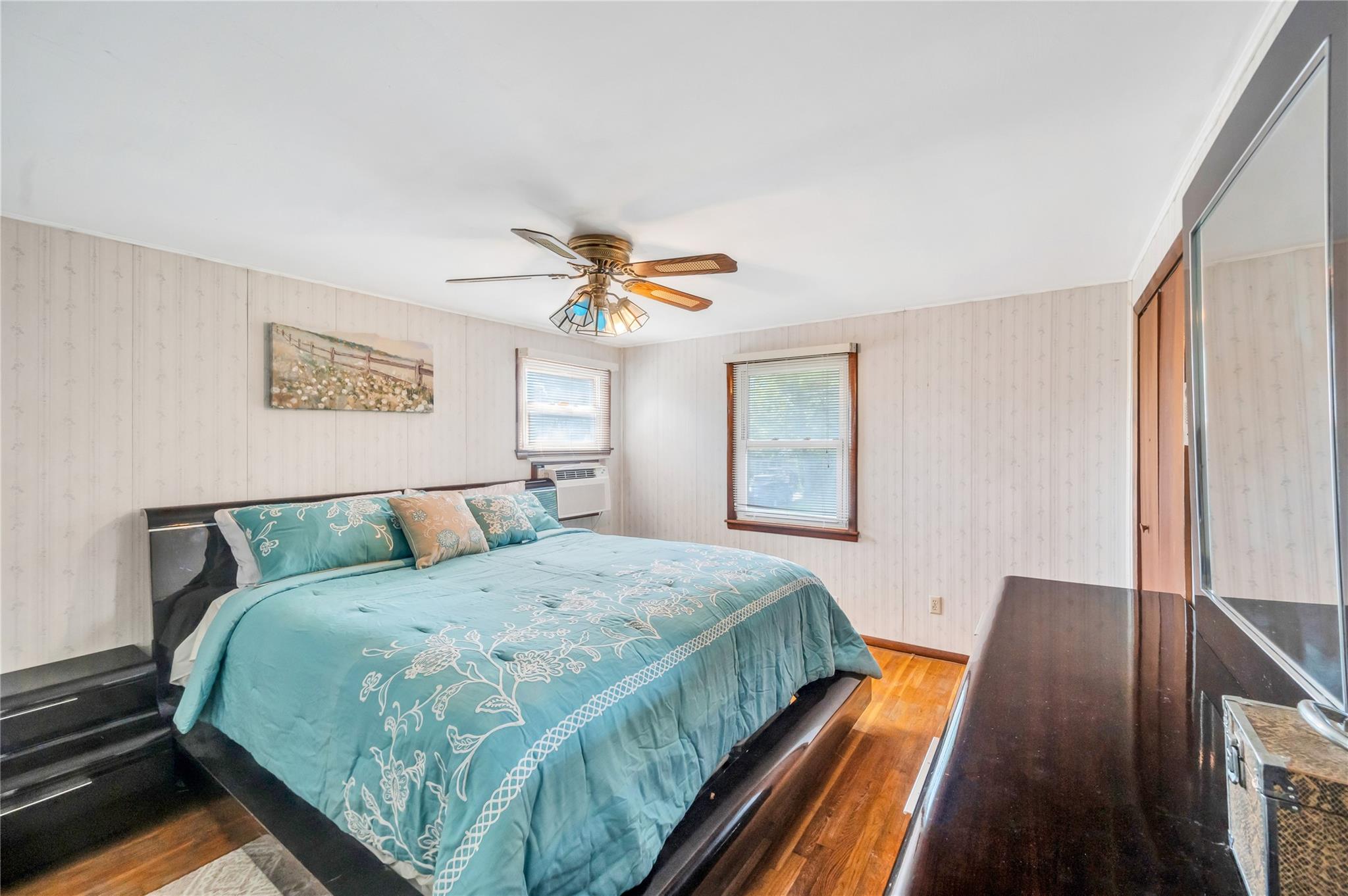 224 Oakland Avenue, Deer Park, NY 11729