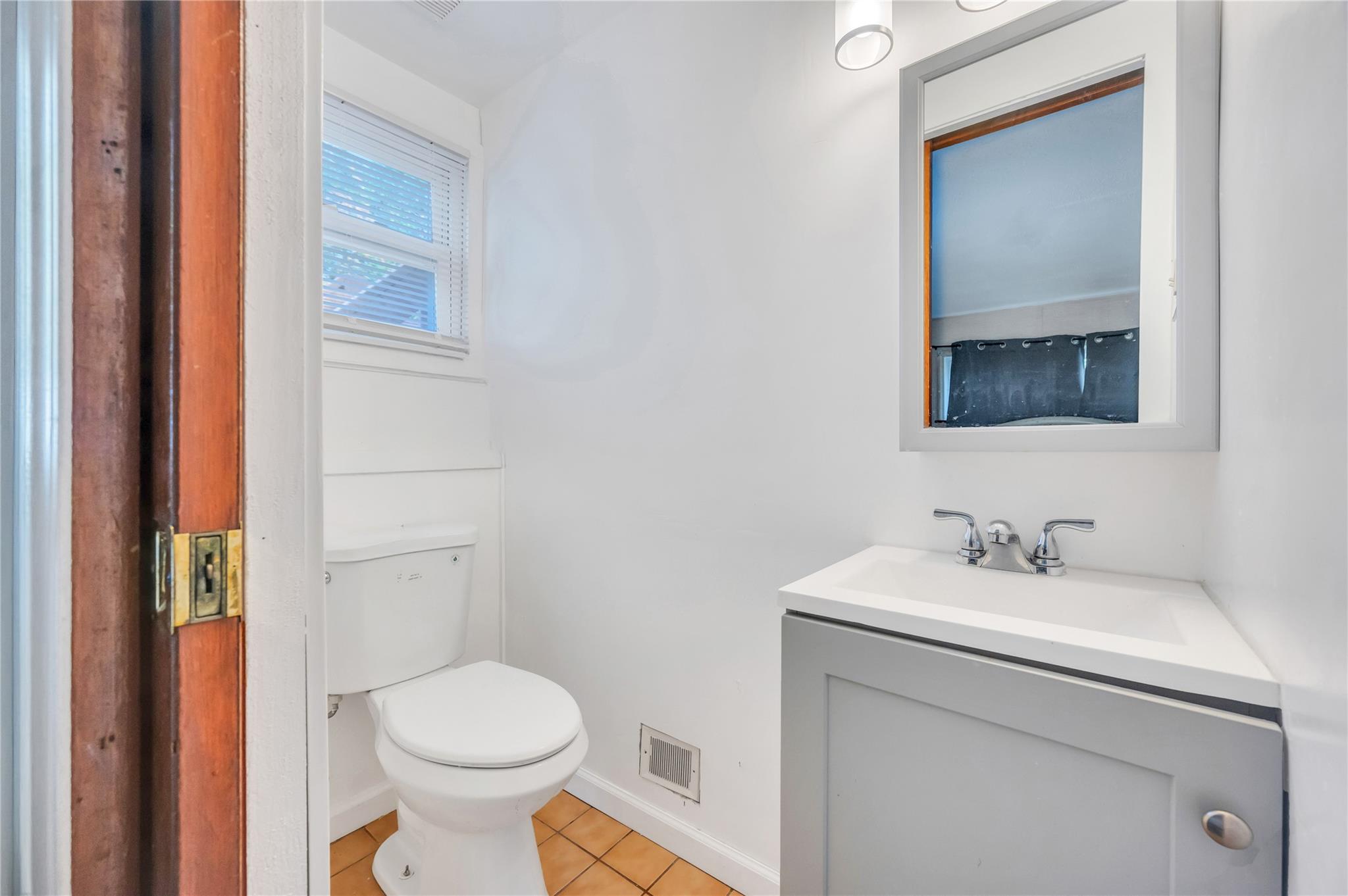 224 Oakland Avenue, Deer Park, NY 11729