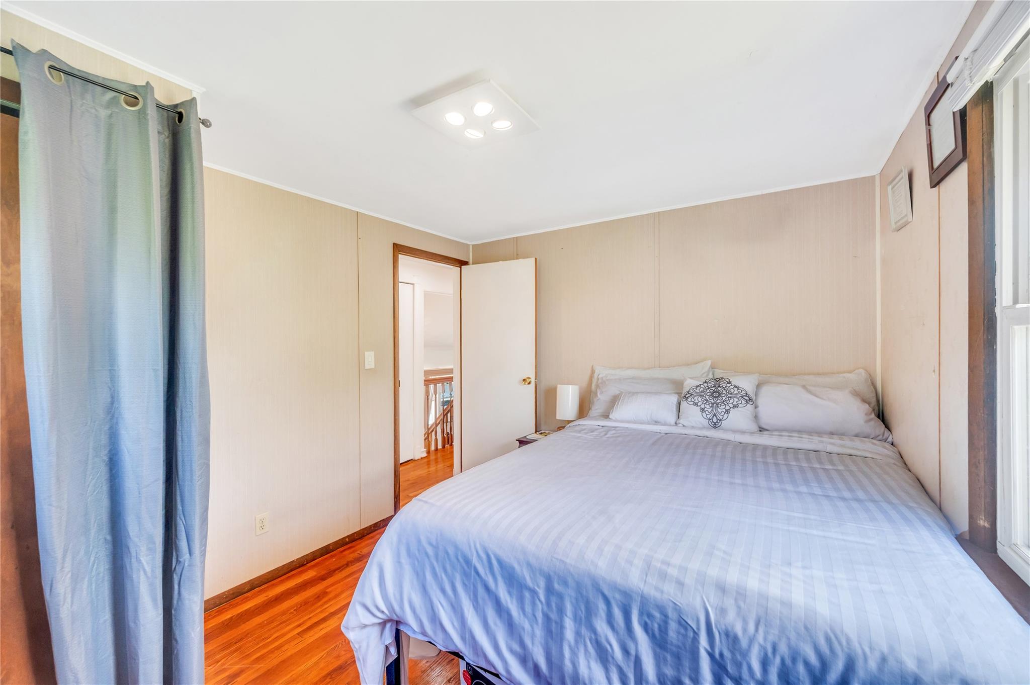 224 Oakland Avenue, Deer Park, NY 11729