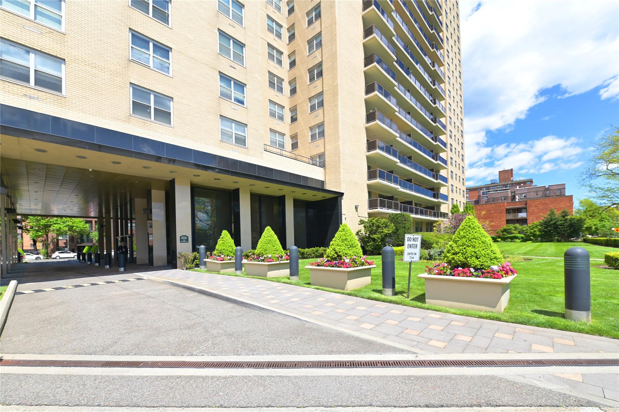 110-11 Queens Boulevard # 8H, Forest Hills, NY 11375
