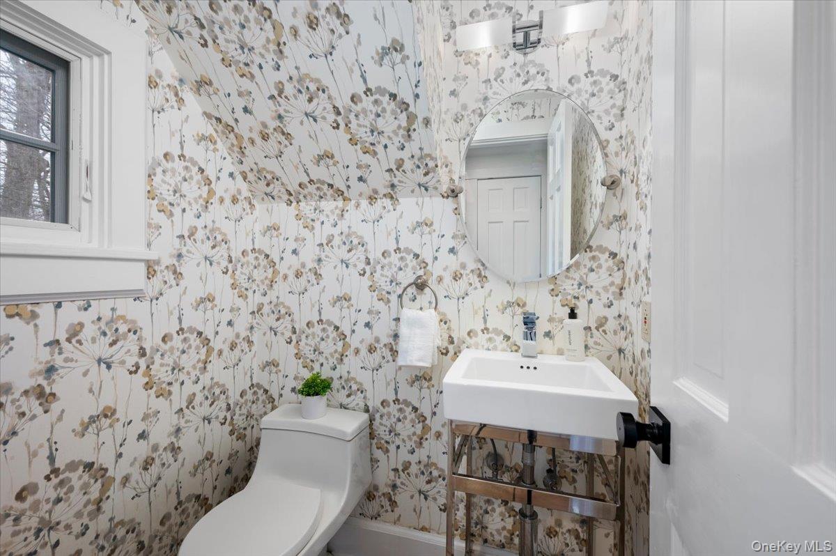 115 Cliff Avenue, Pelham, NY 10803