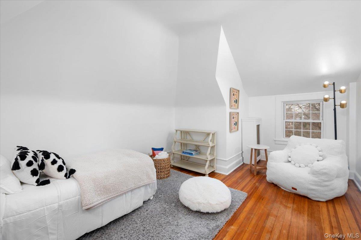 115 Cliff Avenue, Pelham, NY 10803