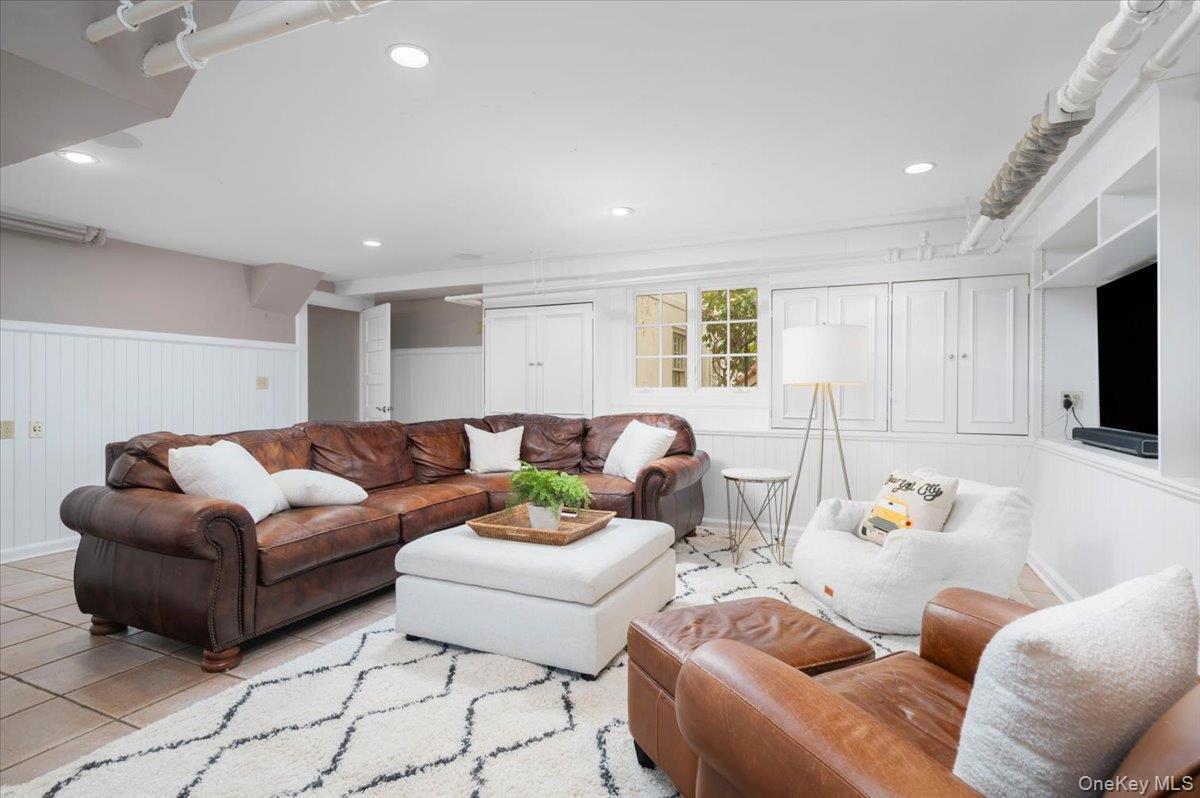 115 Cliff Avenue, Pelham, NY 10803