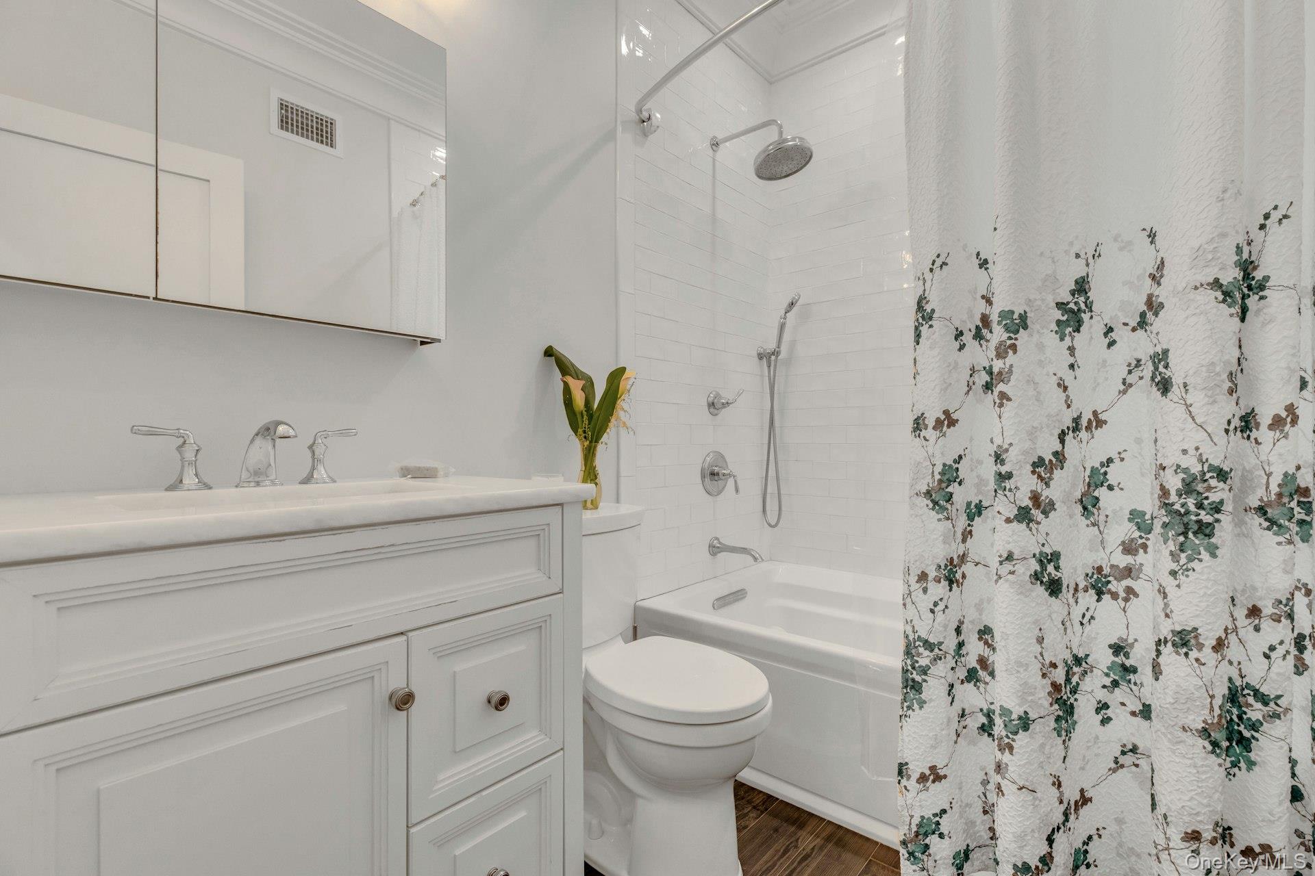 120 Cambon Avenue, Saint James, NY 11780