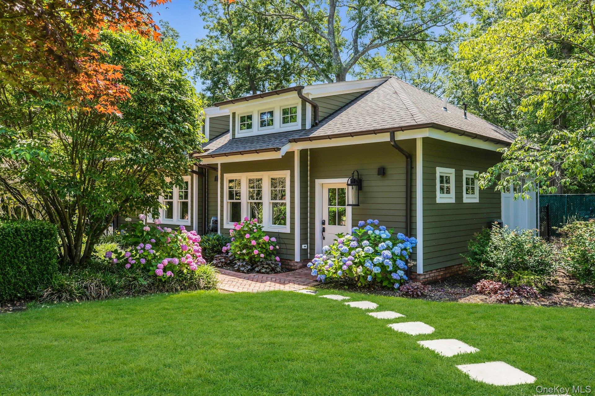 120 Cambon Avenue, Saint James, NY 11780