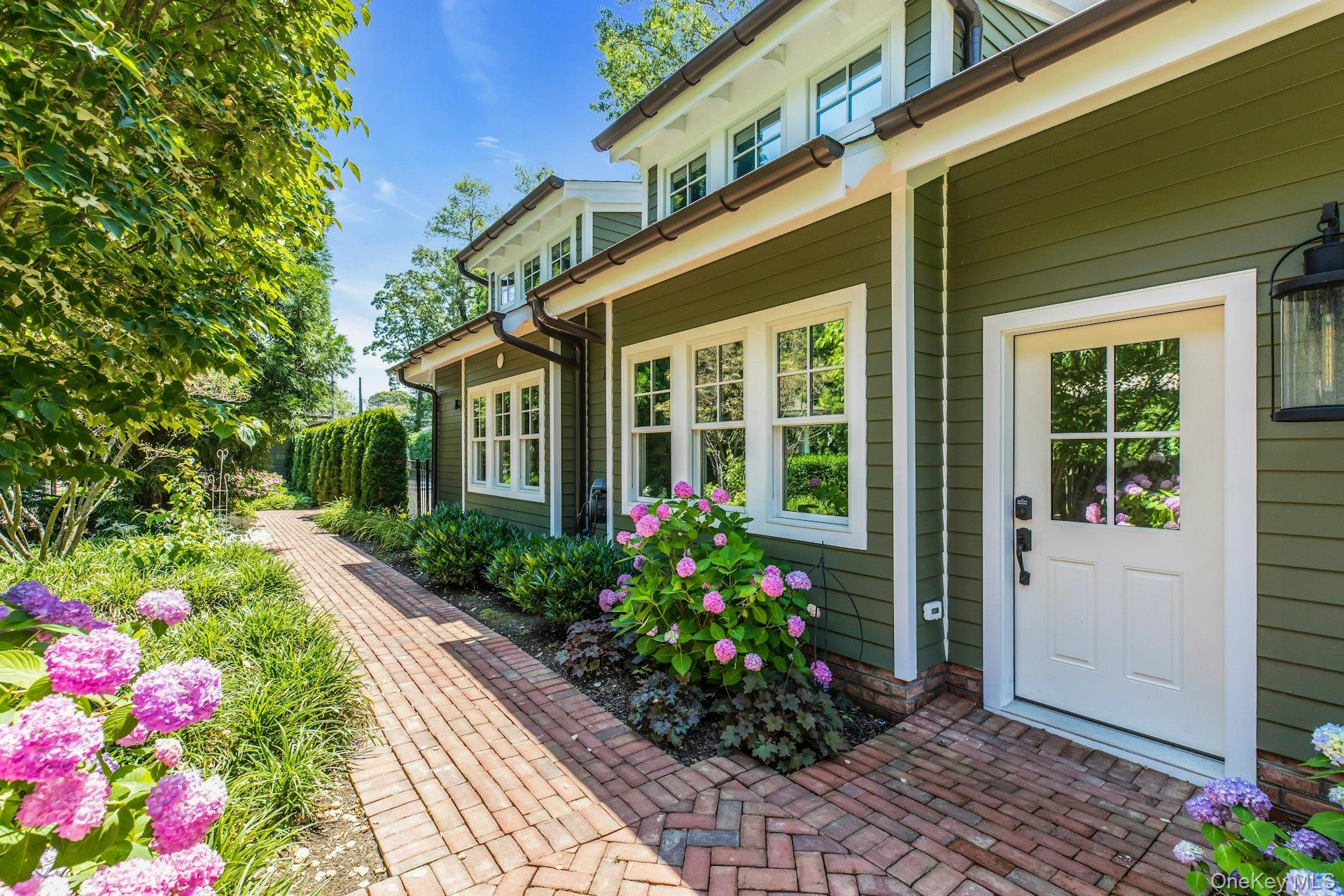 120 Cambon Avenue, Saint James, NY 11780