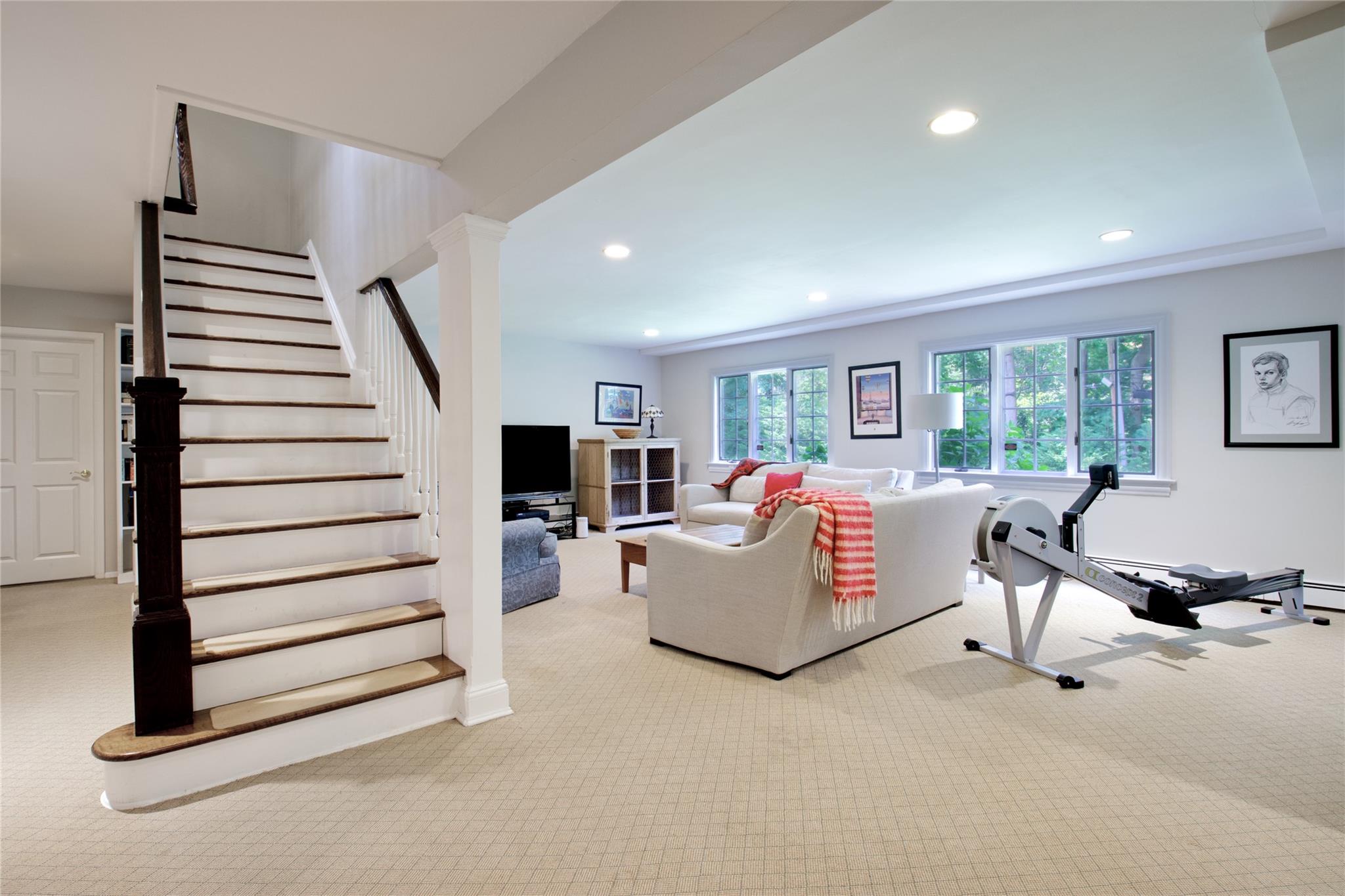 100 Gristmill Lane, Manhasset, NY 11030