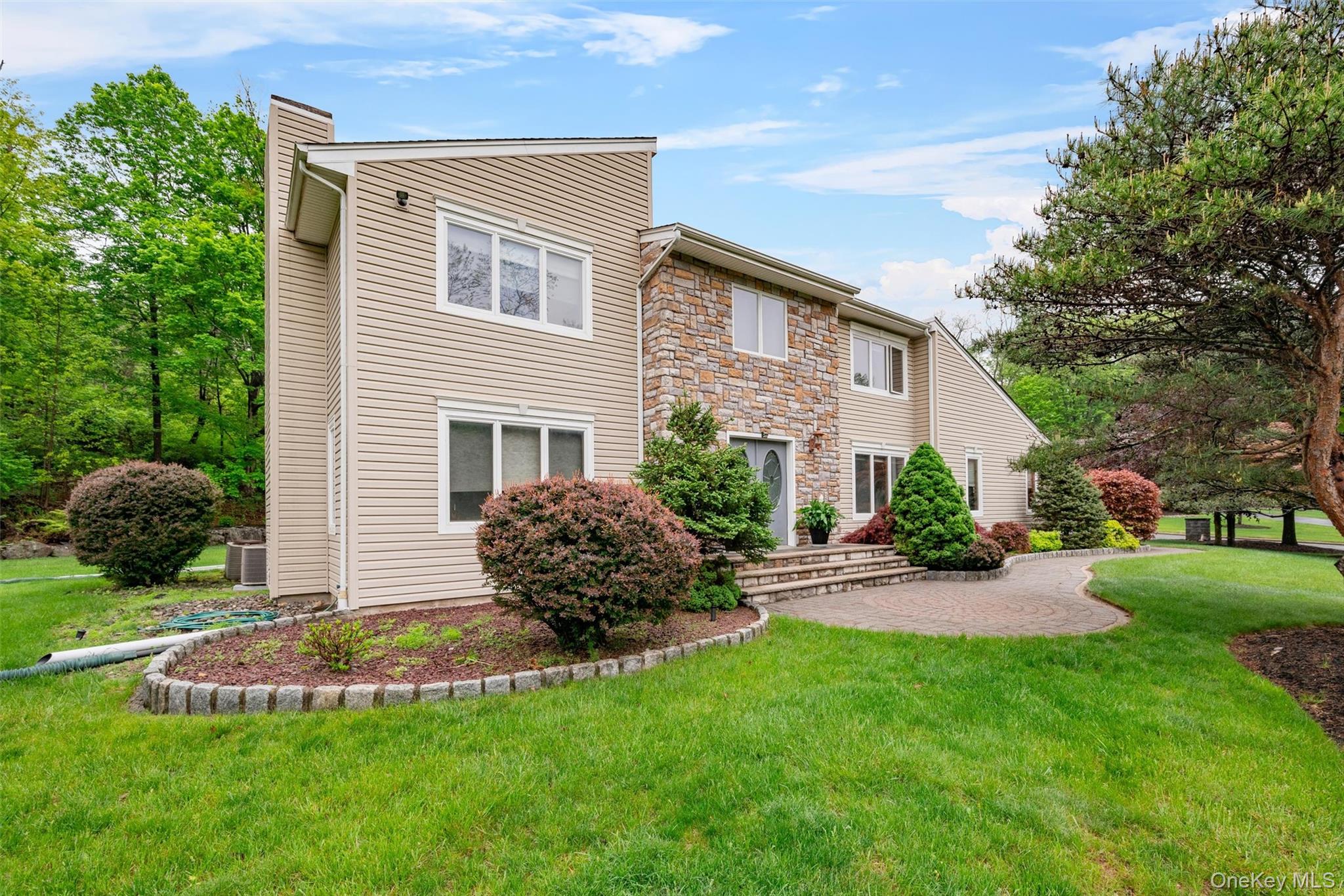 1 Blue Sky Drive, Suffern, NY 10901