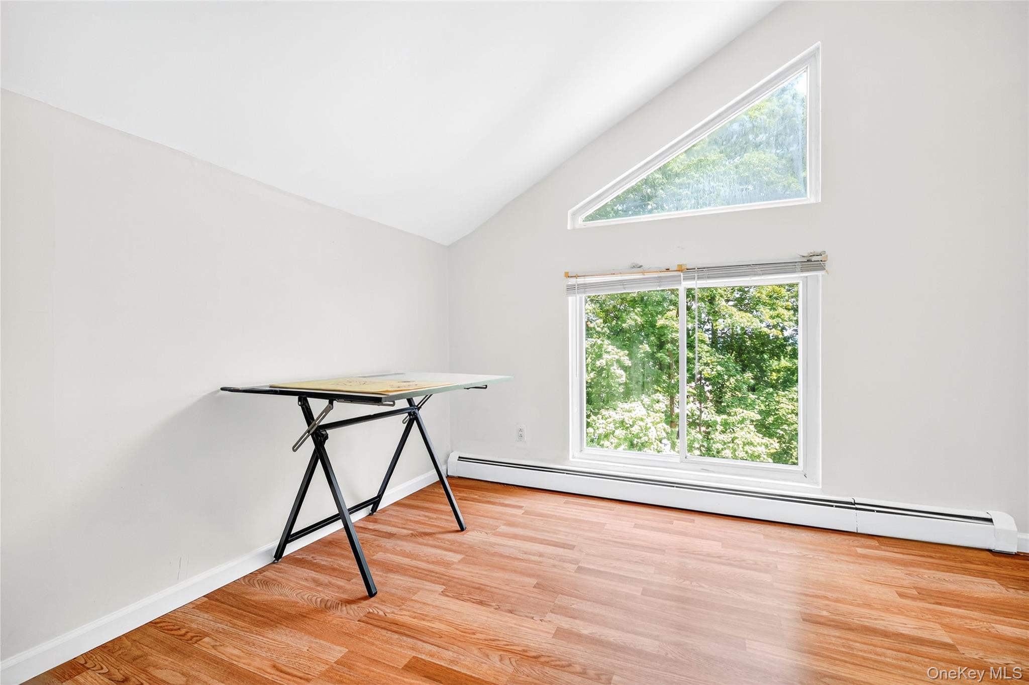 4 S Hill Road, Tomkins Cove, NY 10986