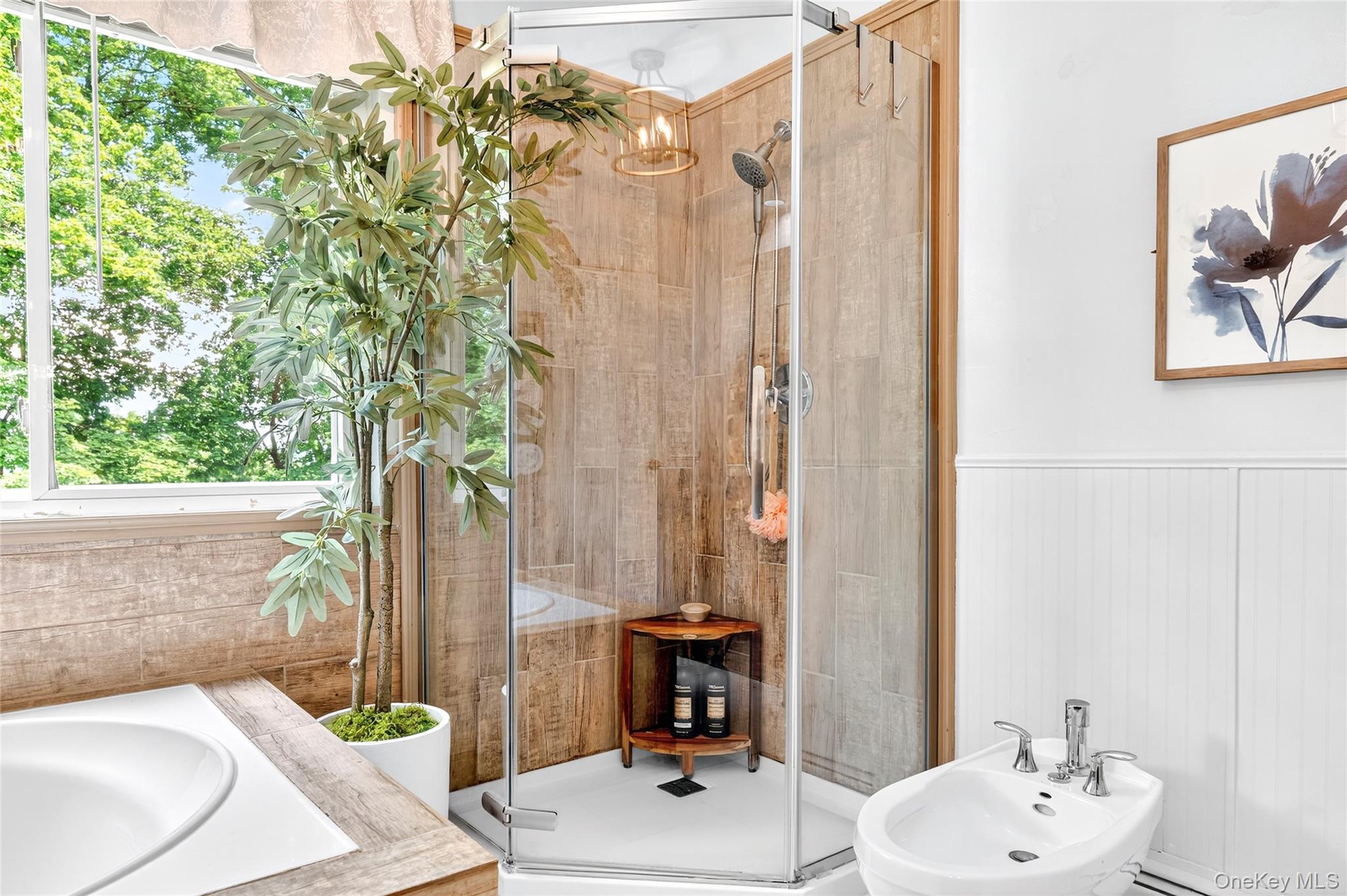 4 S Hill Road, Tomkins Cove, NY 10986