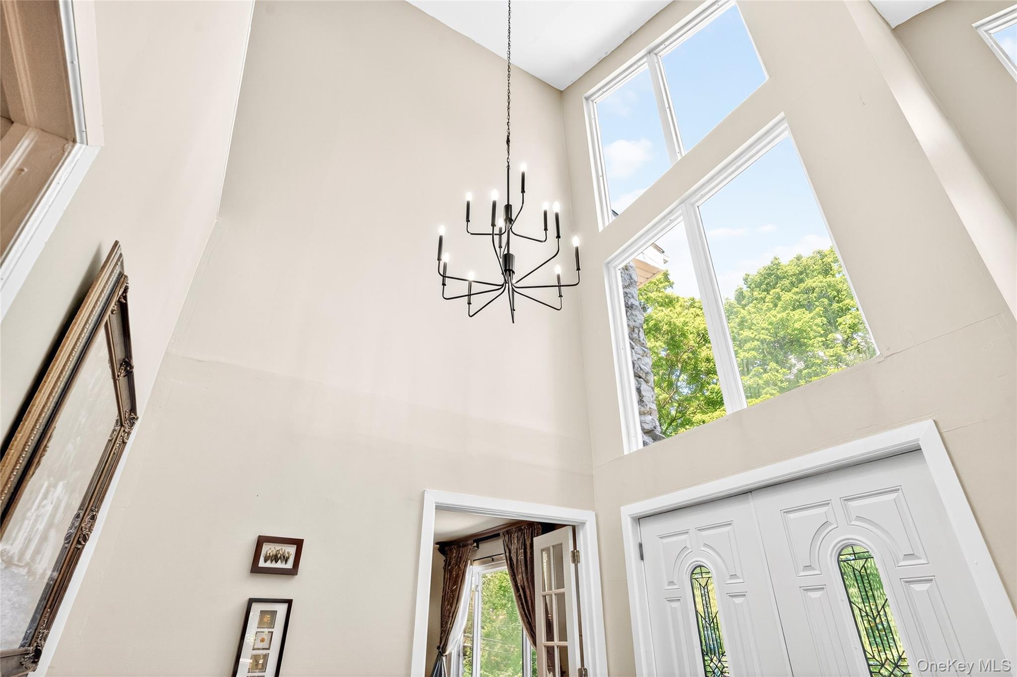 4 S Hill Road, Tomkins Cove, NY 10986