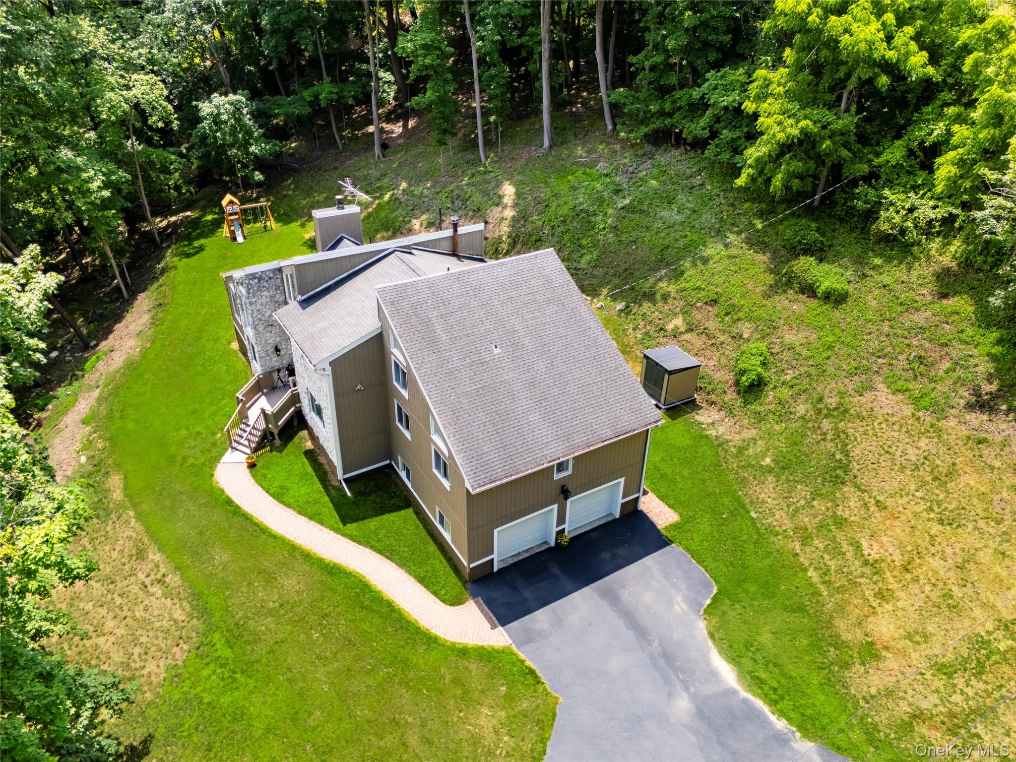 4 S Hill Road, Tomkins Cove, NY 10986