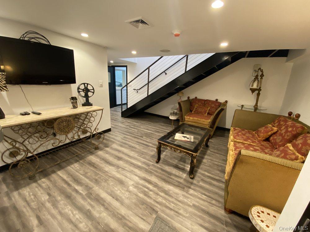 15 School Street, Yonkers, NY 10701