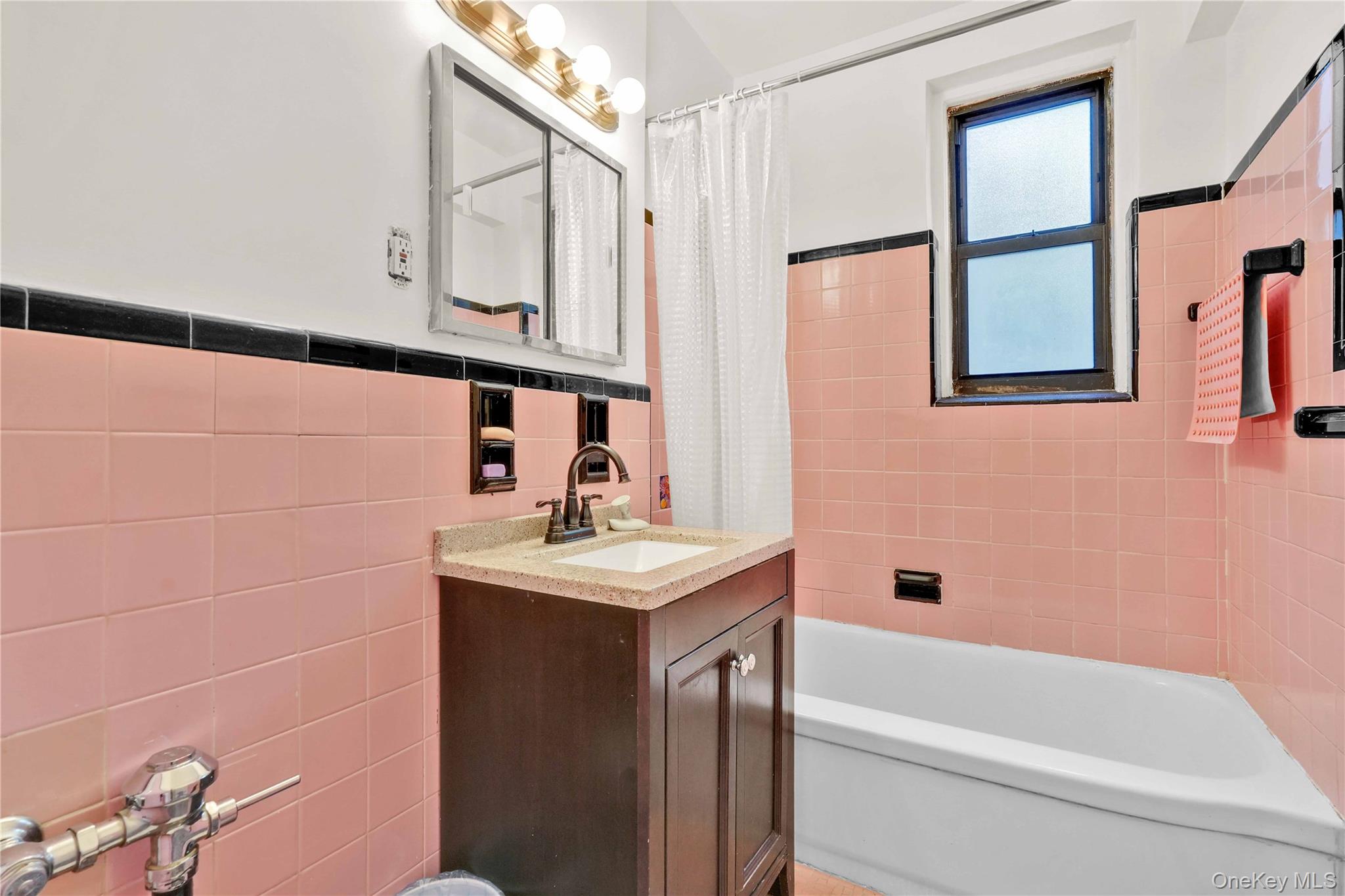 25-11 Union Street # 2A, Flushing, NY 11354