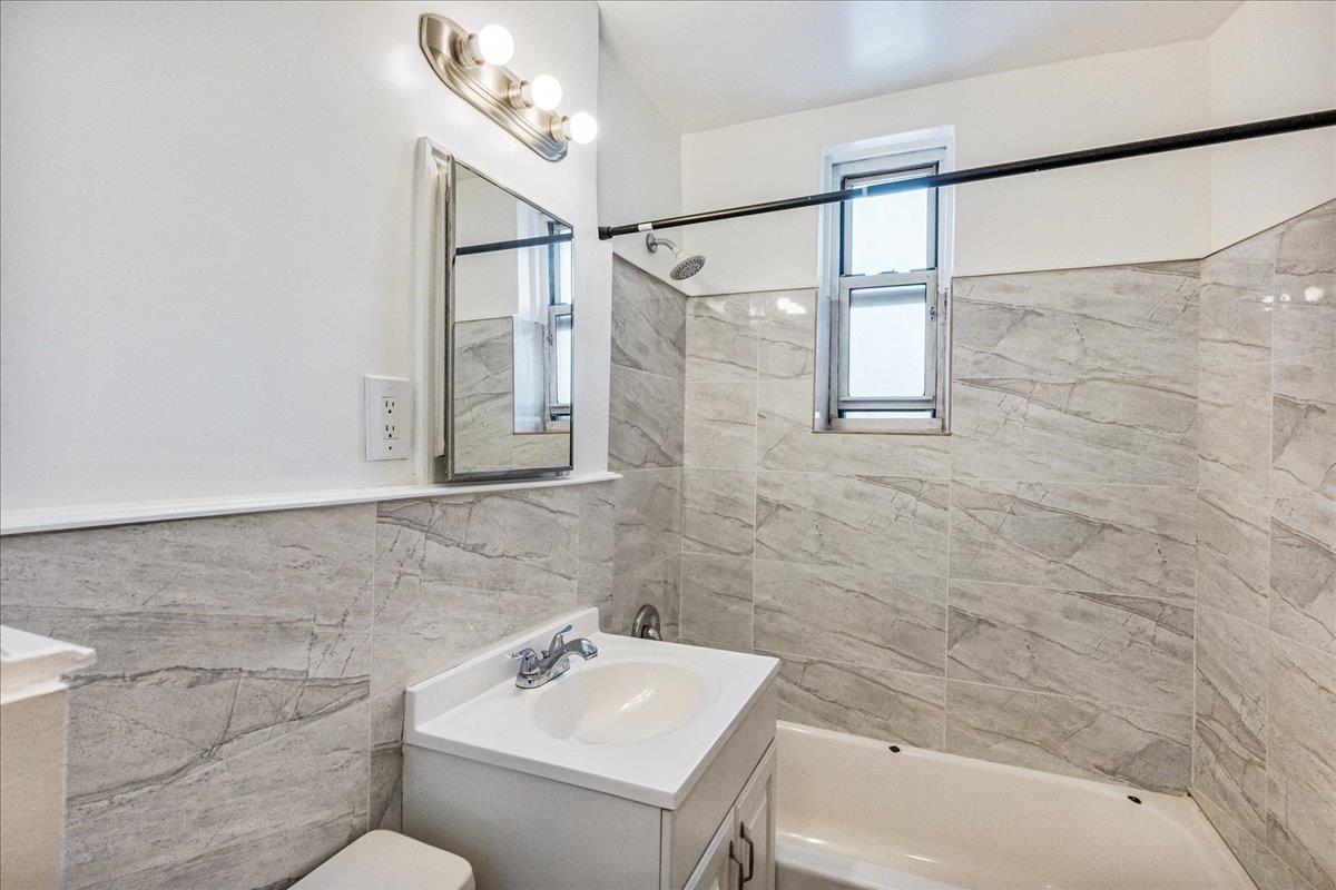 67-25 Dartmouth Street # 3M, Forest Hills, NY 11375