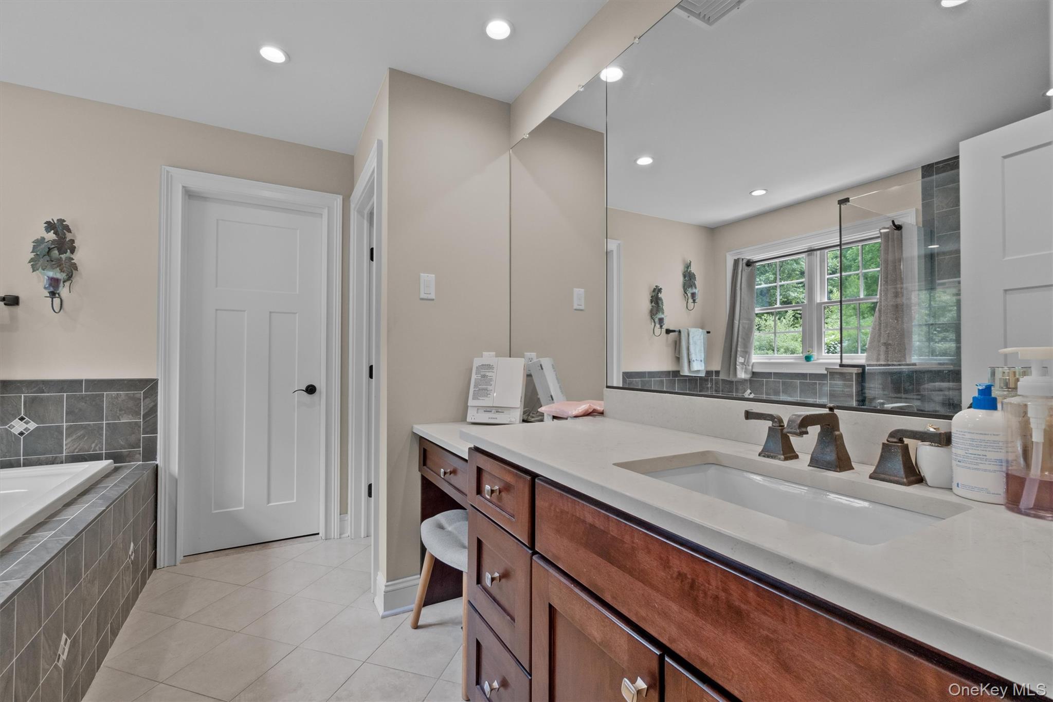 1 Hidden Hills Court, Warwick, NY 10990