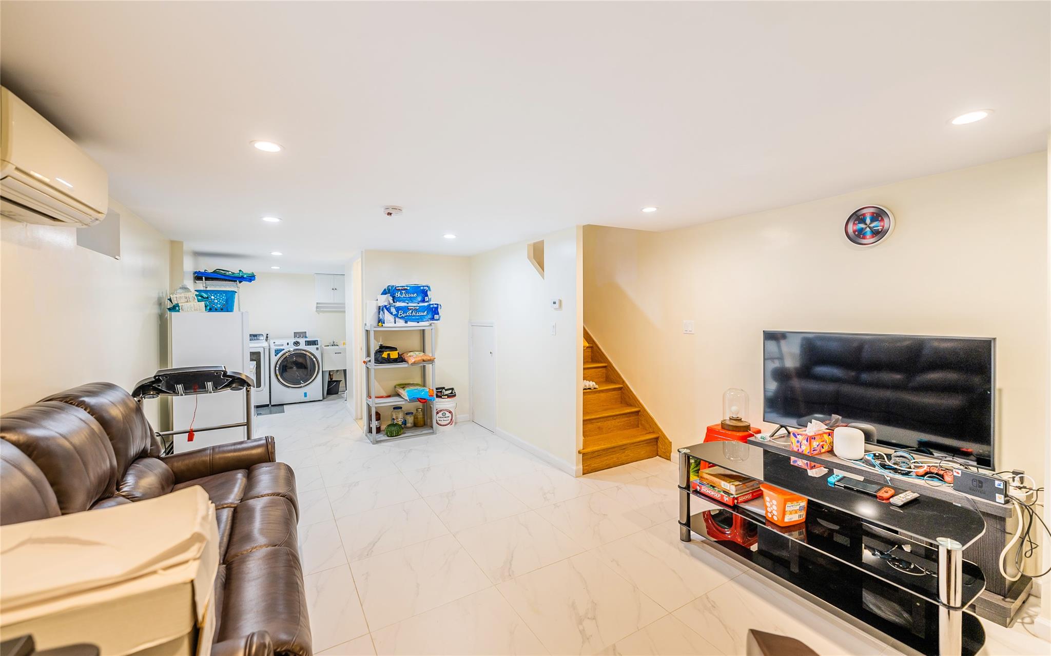 19934 34th Avenue, Flushing, NY 11358