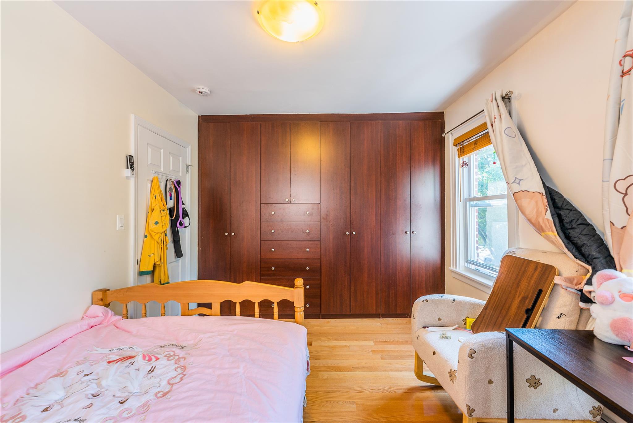 19934 34th Avenue, Flushing, NY 11358