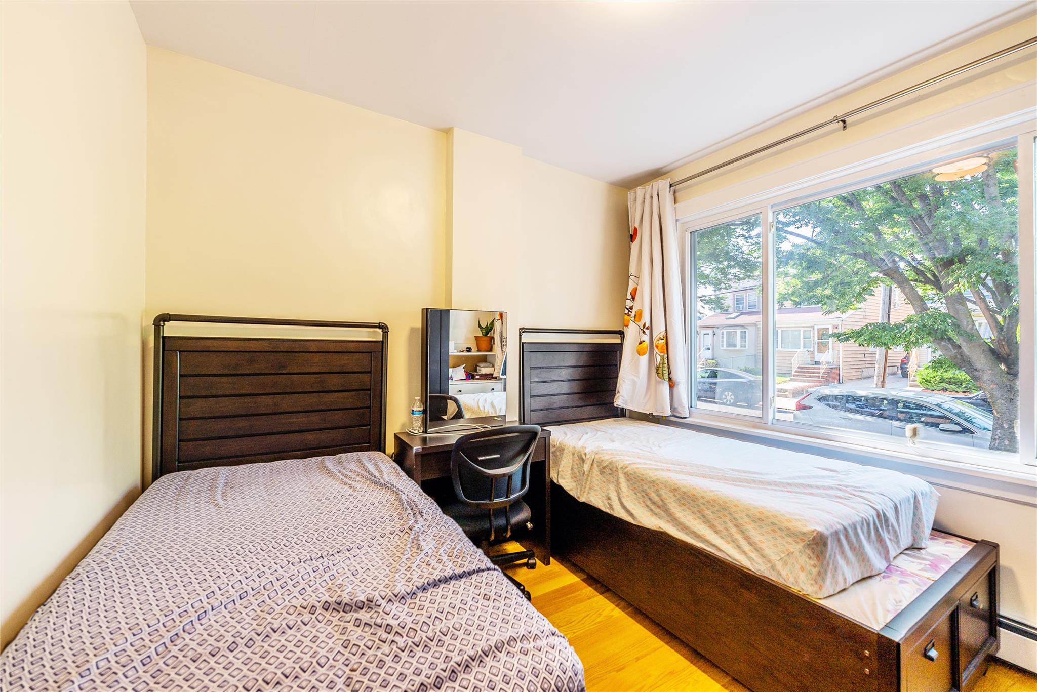 19934 34th Avenue, Flushing, NY 11358