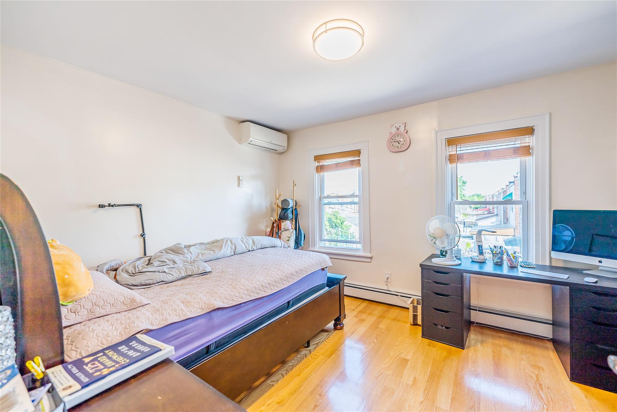 19934 34th Avenue, Flushing, NY 11358