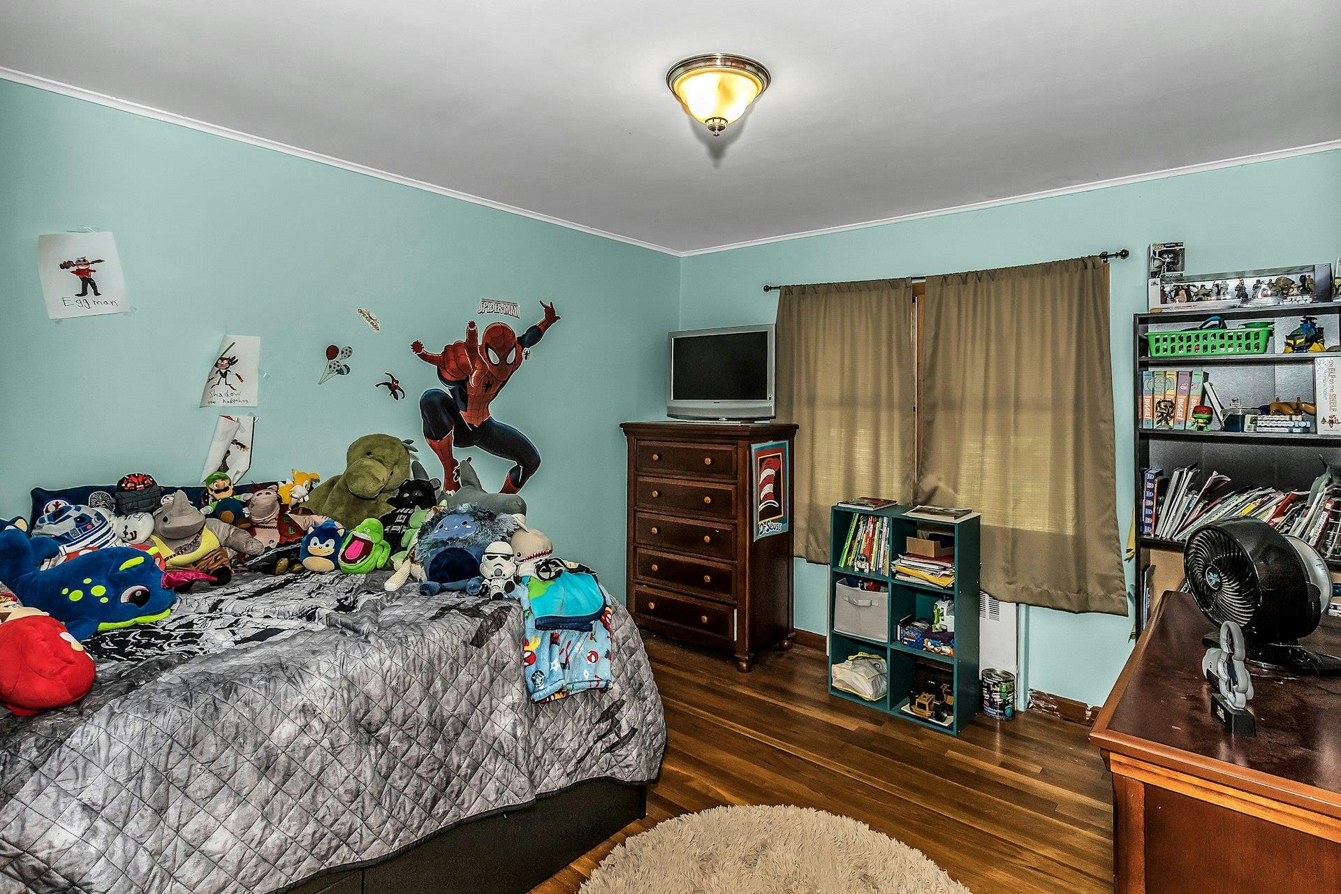 405 N Clinton Avenue, Lindenhurst, NY 11757