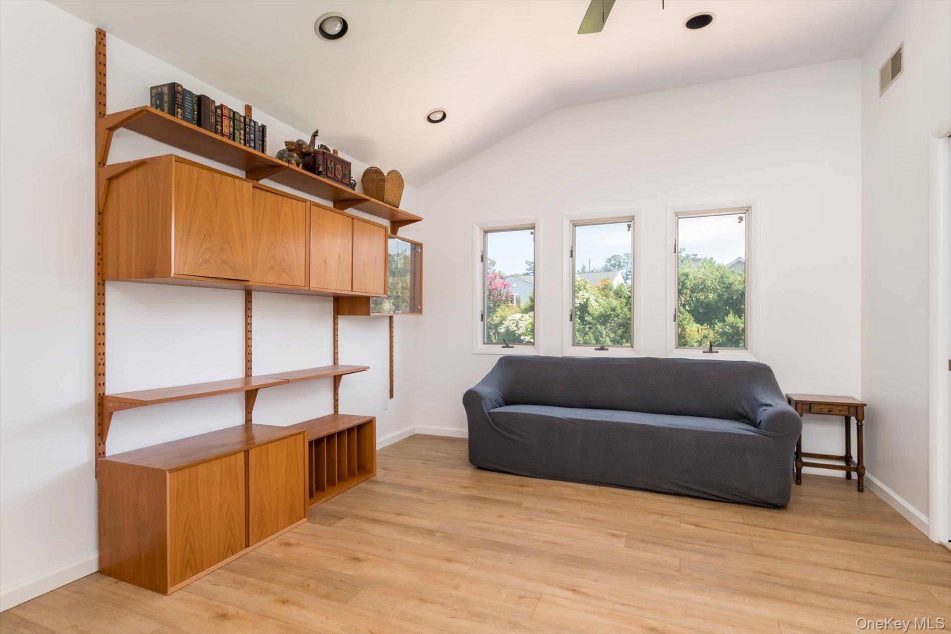 27 Bridle Path, Roslyn, NY 11576