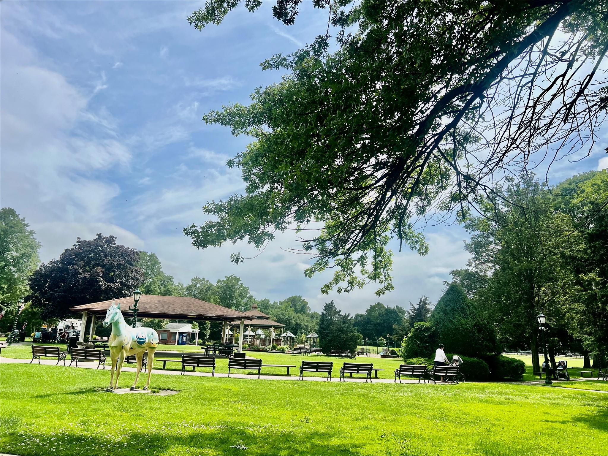 530 Hudson Avenue # A4, Cedarhurst, NY 11516