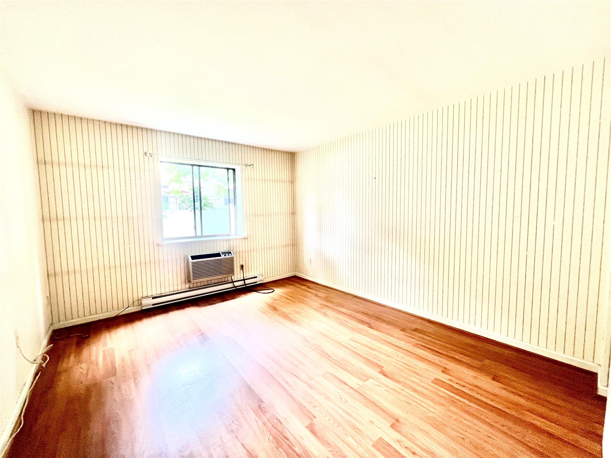 530 Hudson Avenue # A4, Cedarhurst, NY 11516