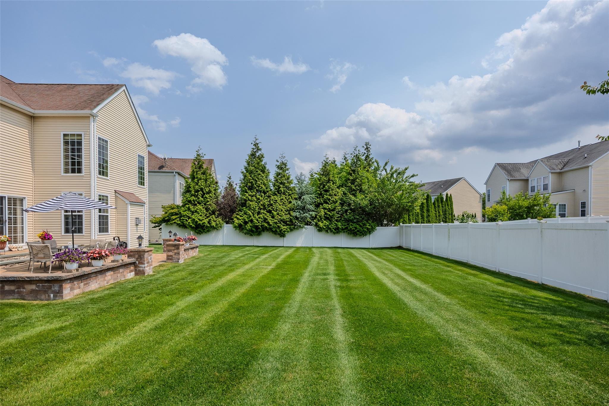 9 Avolet Court, Mount Sinai, NY 11766