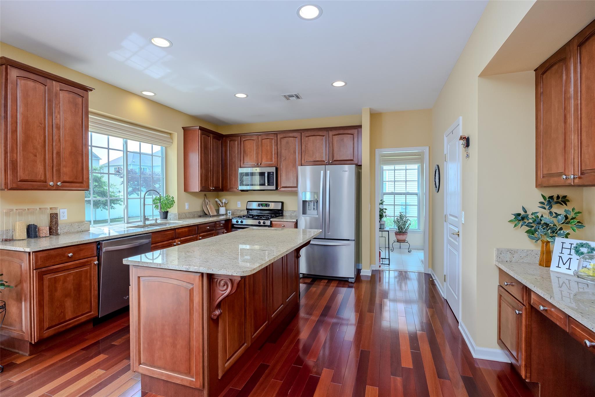 9 Avolet Court, Mount Sinai, NY 11766