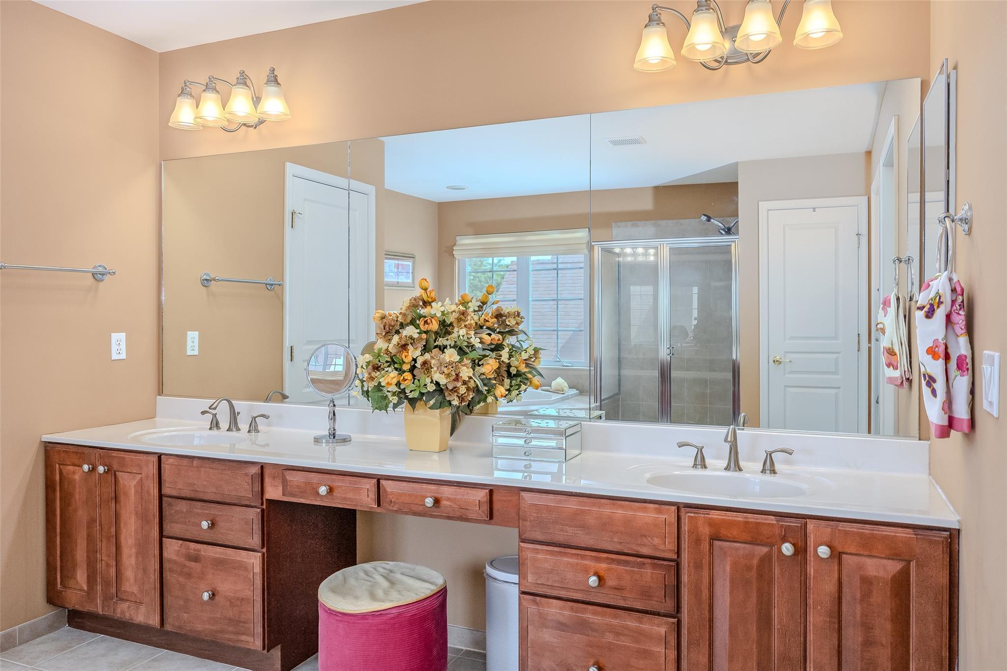 9 Avolet Court, Mount Sinai, NY 11766