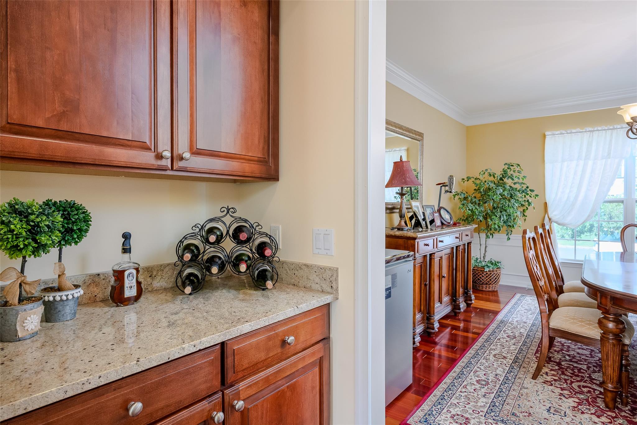 9 Avolet Court, Mount Sinai, NY 11766