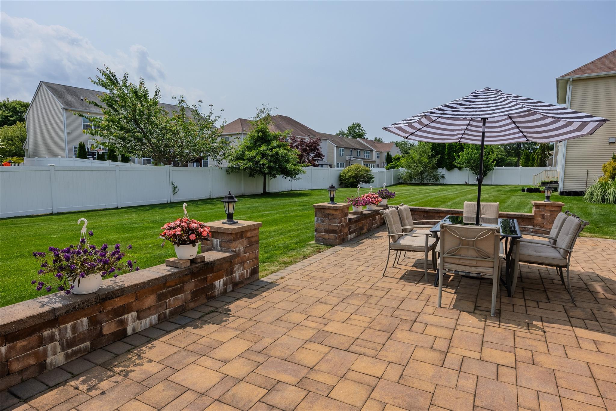 9 Avolet Court, Mount Sinai, NY 11766