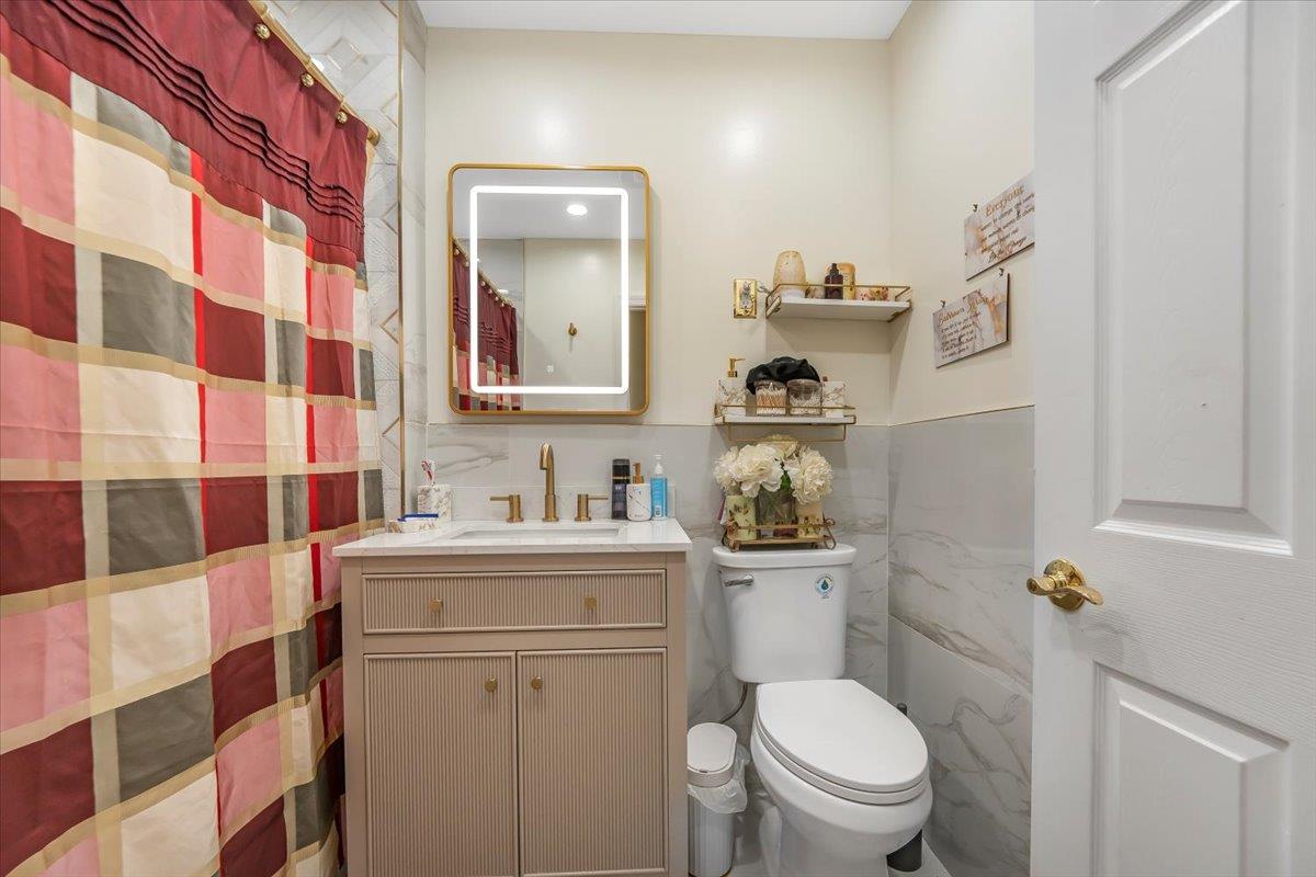 4352 Baychester Avenue, Bronx, NY 10466