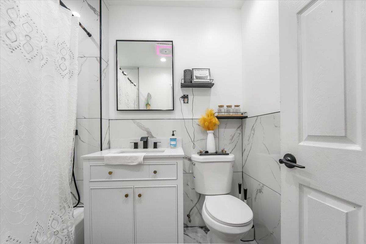 4352 Baychester Avenue, Bronx, NY 10466