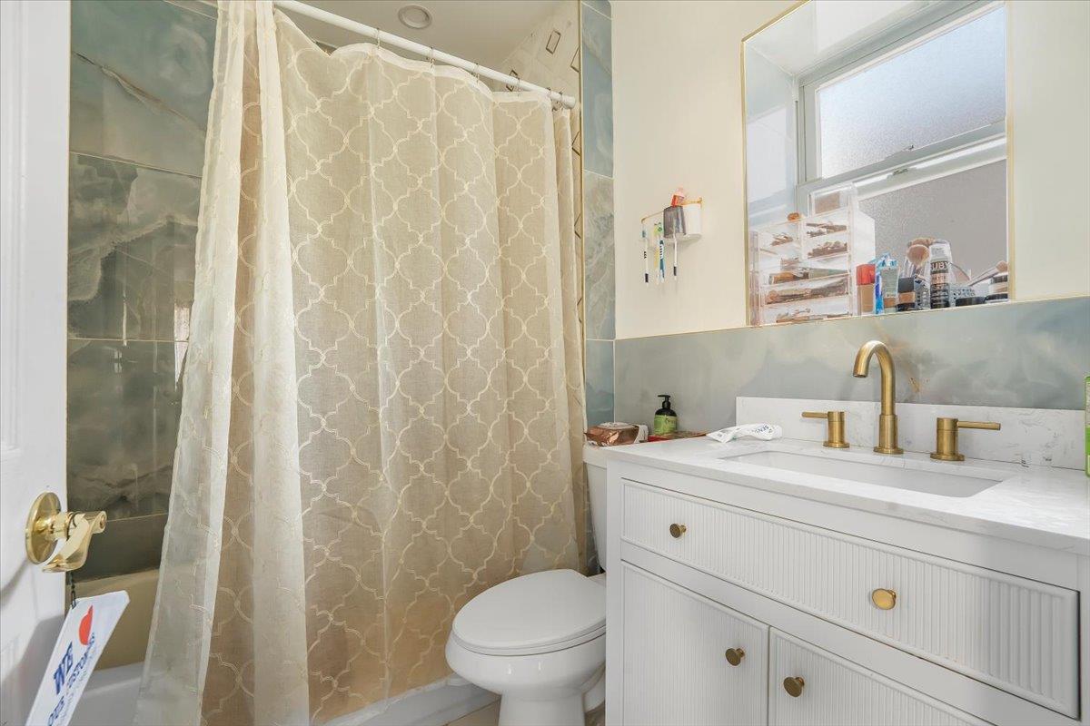 4352 Baychester Avenue, Bronx, NY 10466