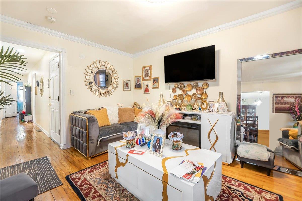 4352 Baychester Avenue, Bronx, NY 10466