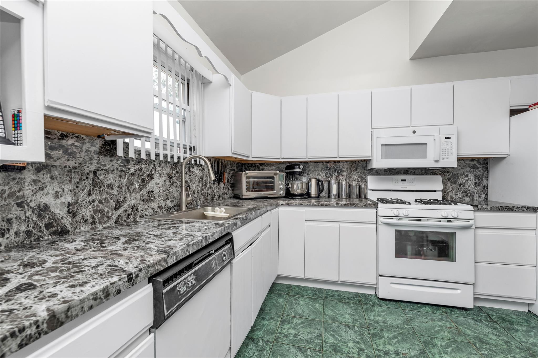 181 Oak Street, West Hempstead, NY 11552