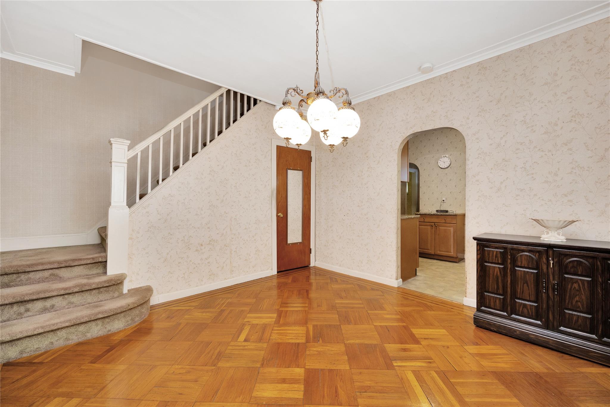 6438 60th Road, Maspeth, NY 11378