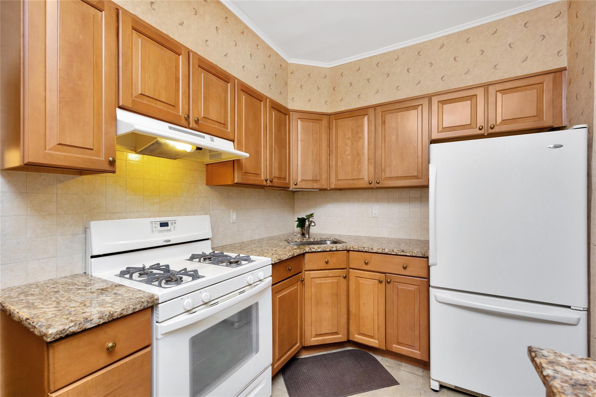 6438 60th Road, Maspeth, NY 11378