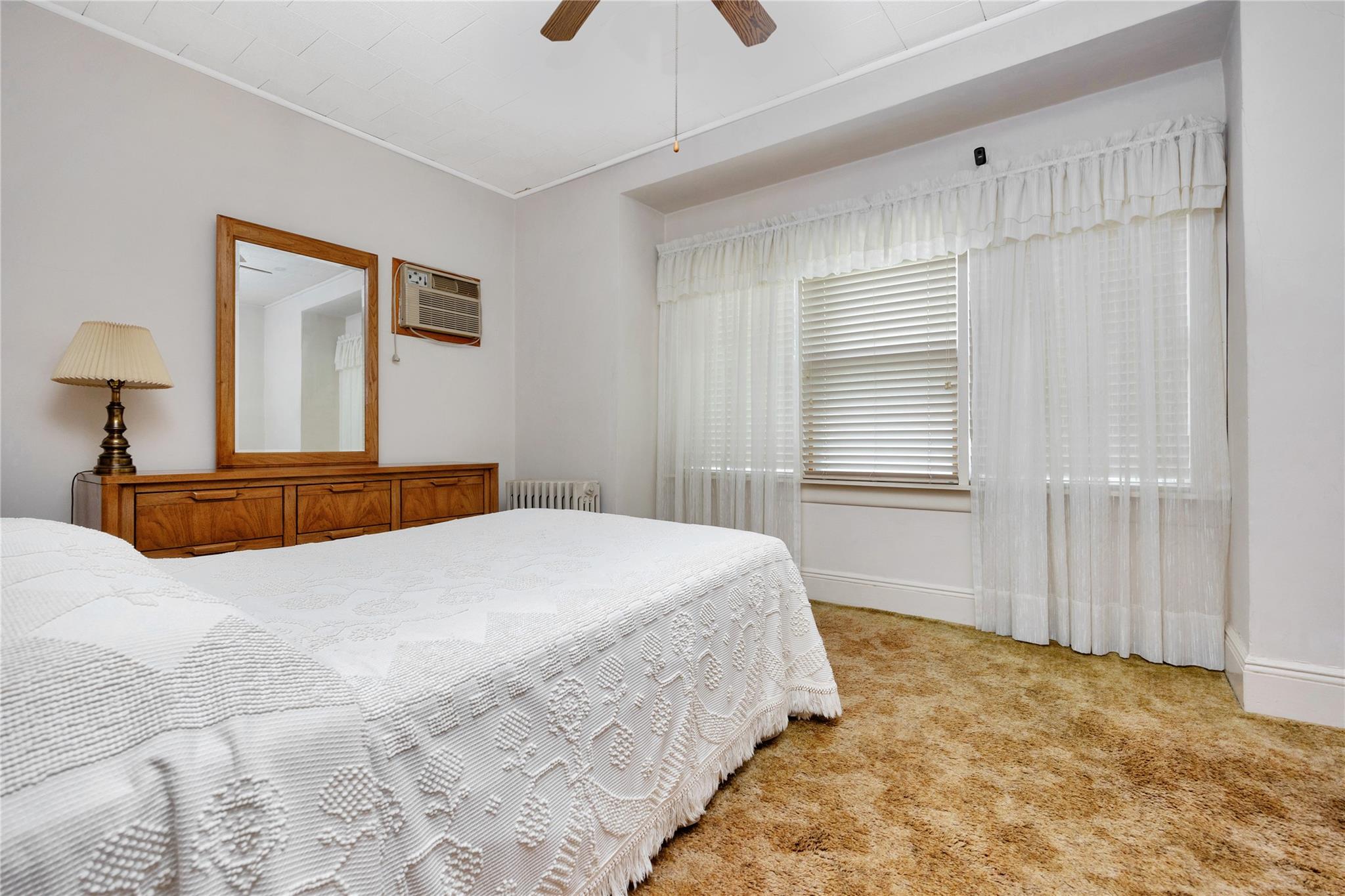 6438 60th Road, Maspeth, NY 11378