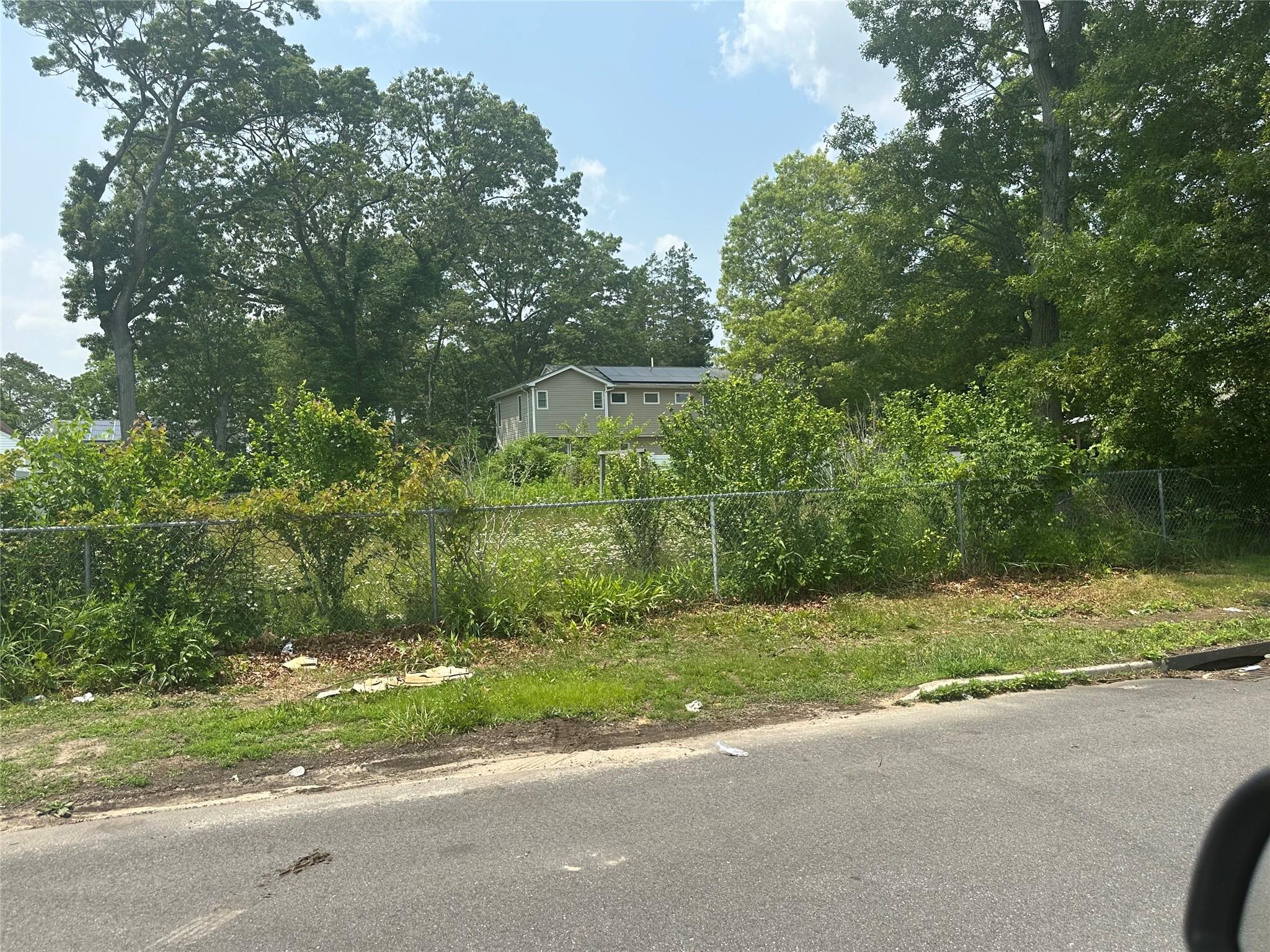 35 Bedford Street, Wyandanch, NY 11798