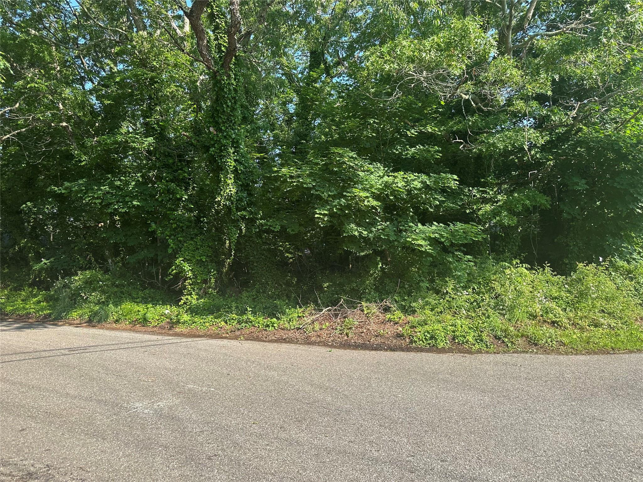 8 Woodside, Mastic Beach, NY 11951