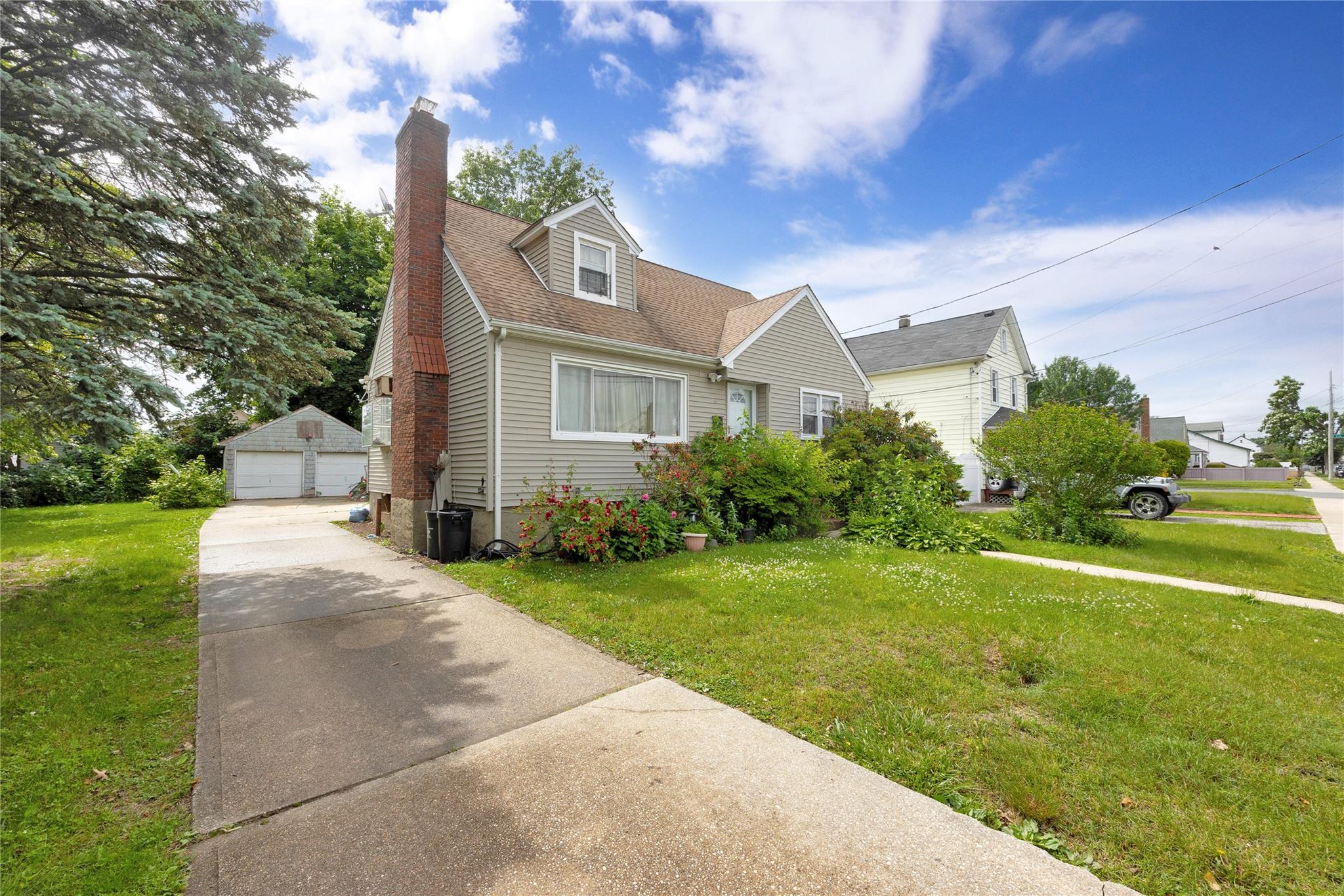 602 Leonard Avenue, Uniondale, NY 11553