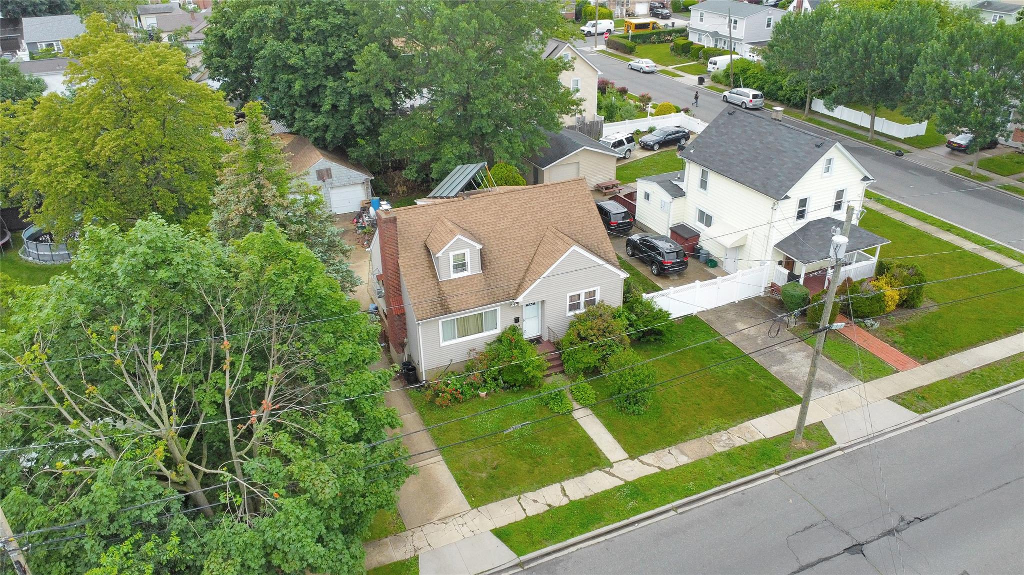 602 Leonard Avenue, Uniondale, NY 11553