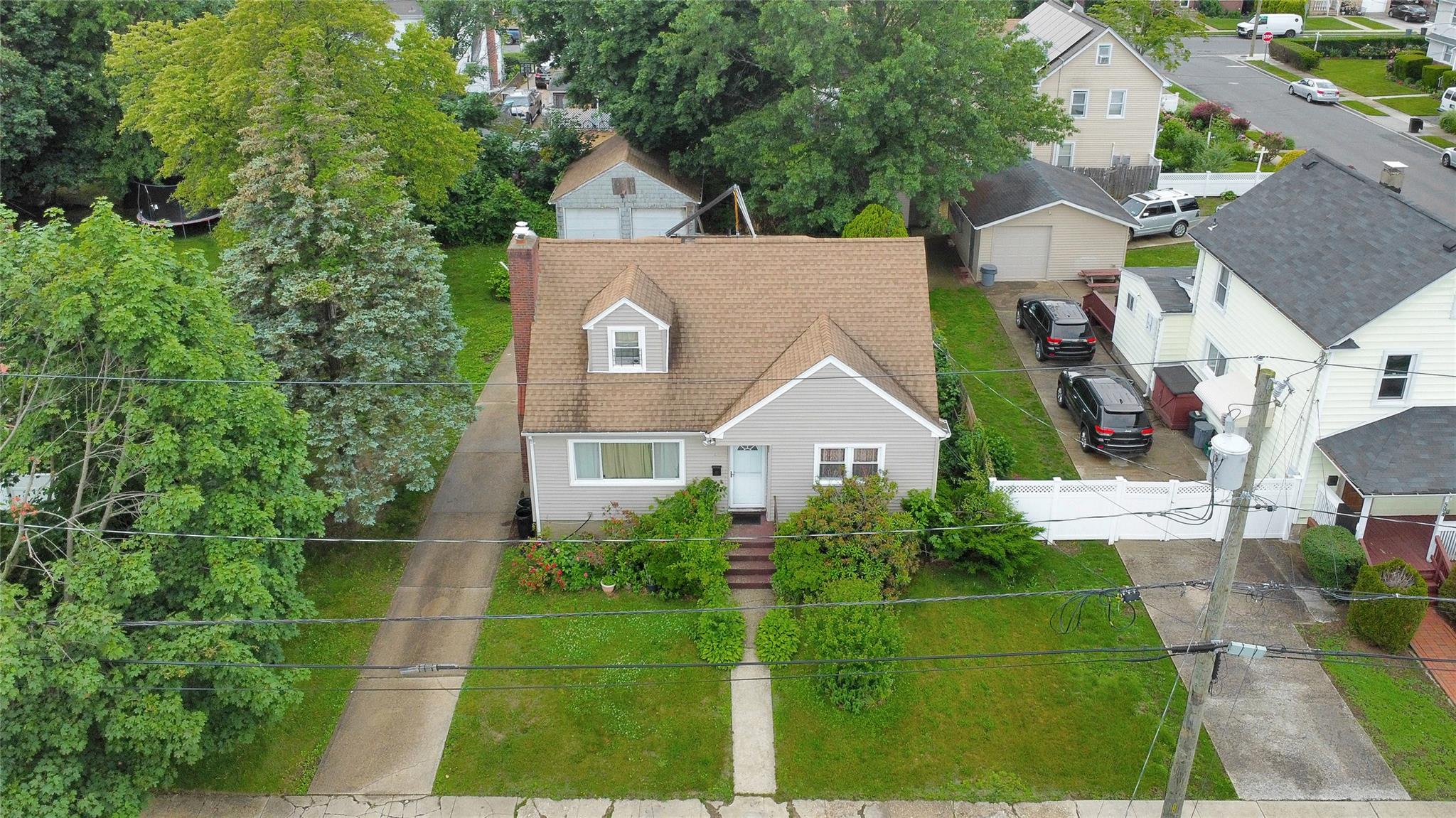 602 Leonard Avenue, Uniondale, NY 11553